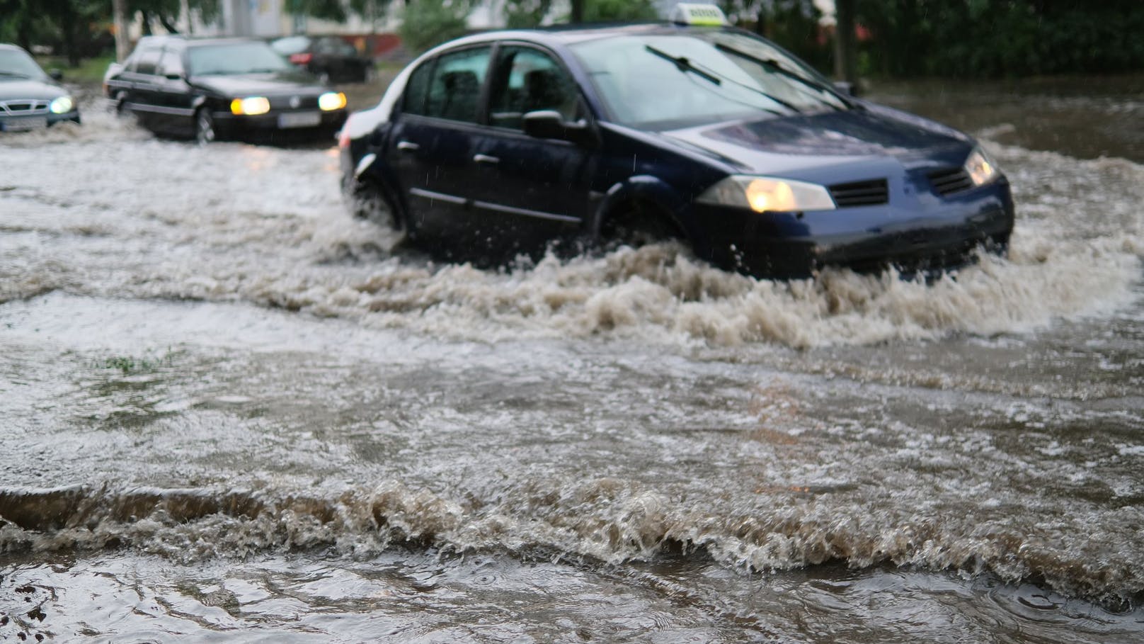 "ACHTUNG": Experte warnt vor Überflutungen und Muren