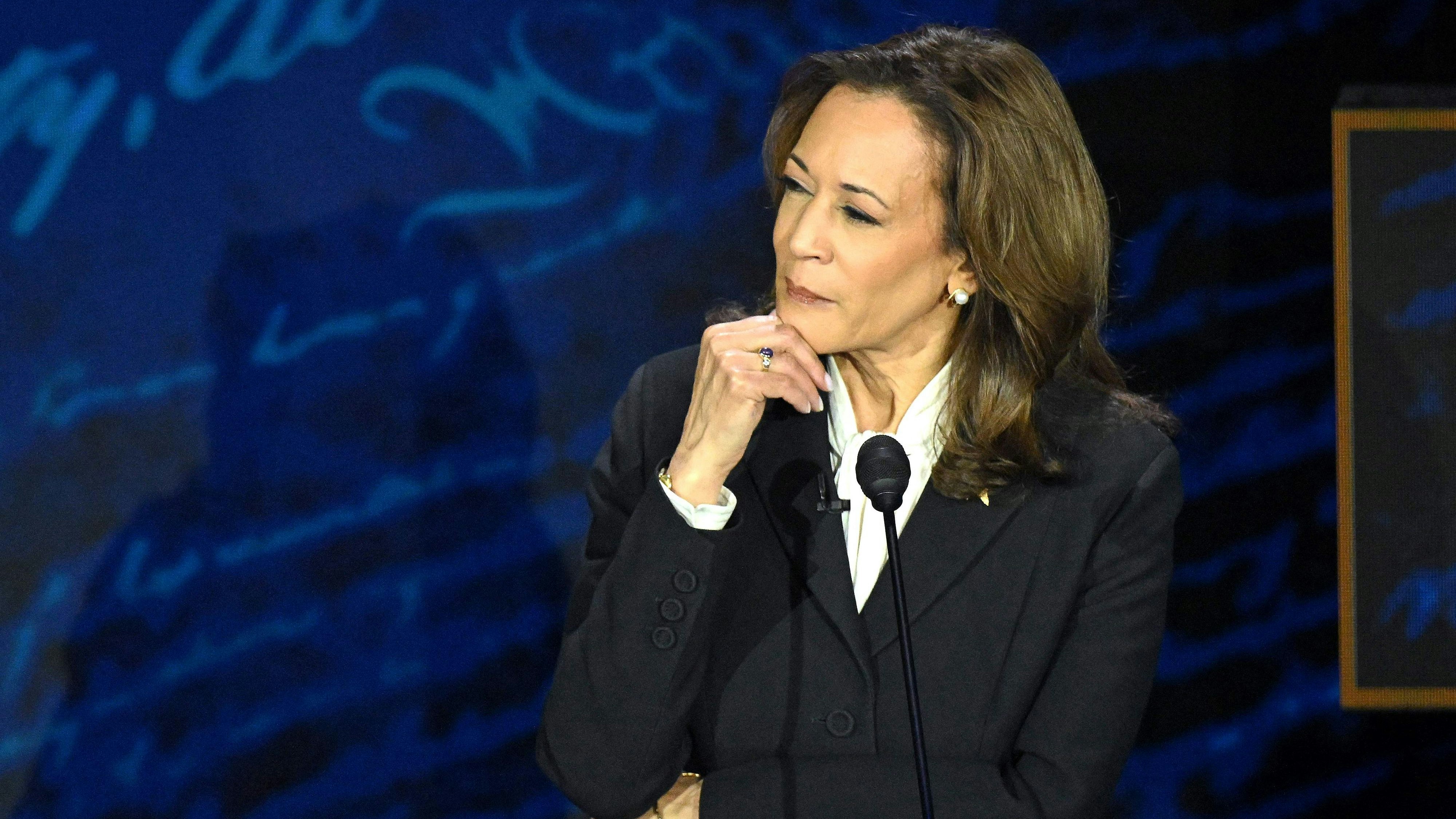 Eine neue Gestik: Kamala Harris griff sich häufig ans Kinn,  um Trump zu irritieren