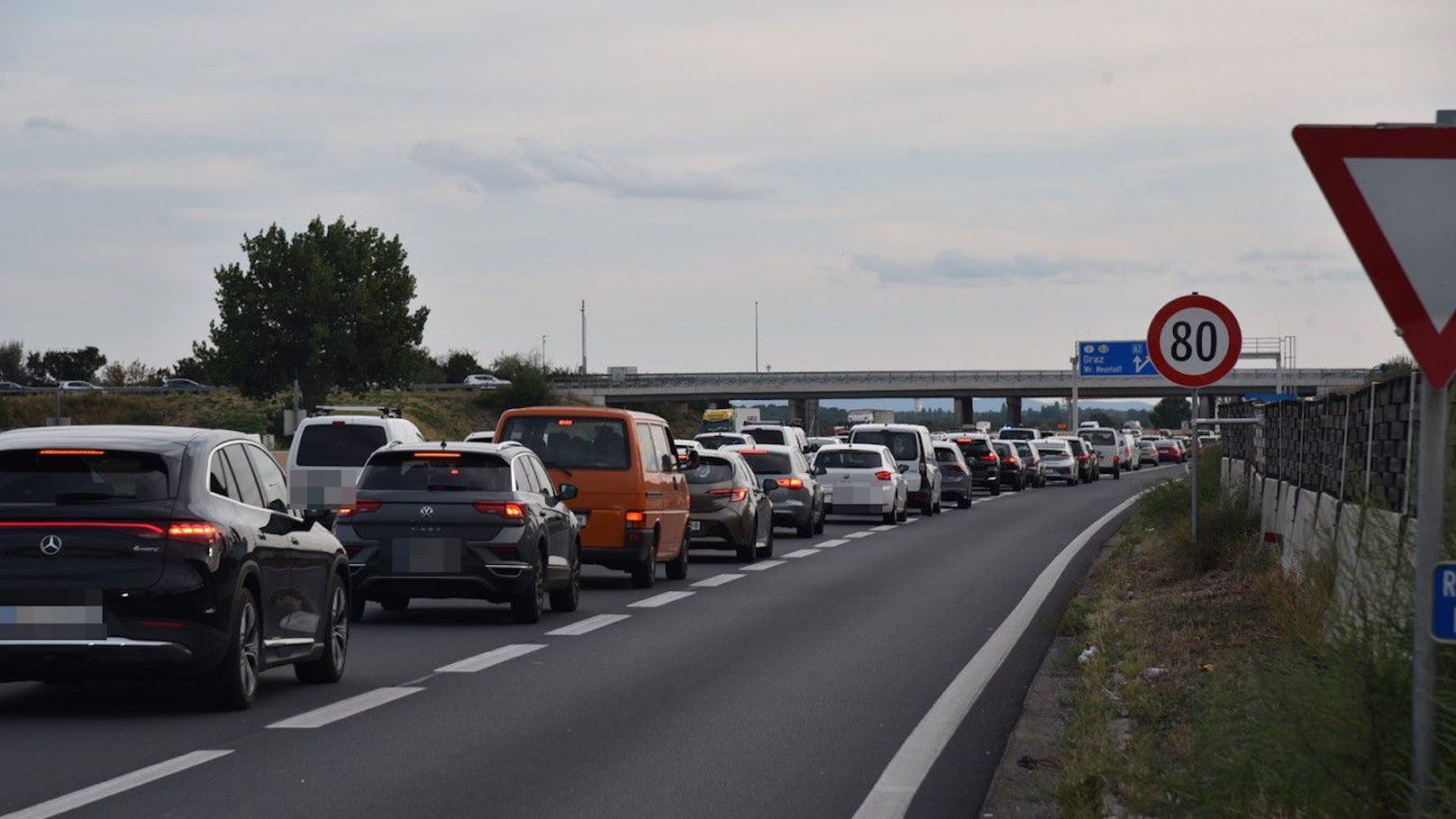 Chaos auf Südautobahn – alle Abfahrten gesperrt