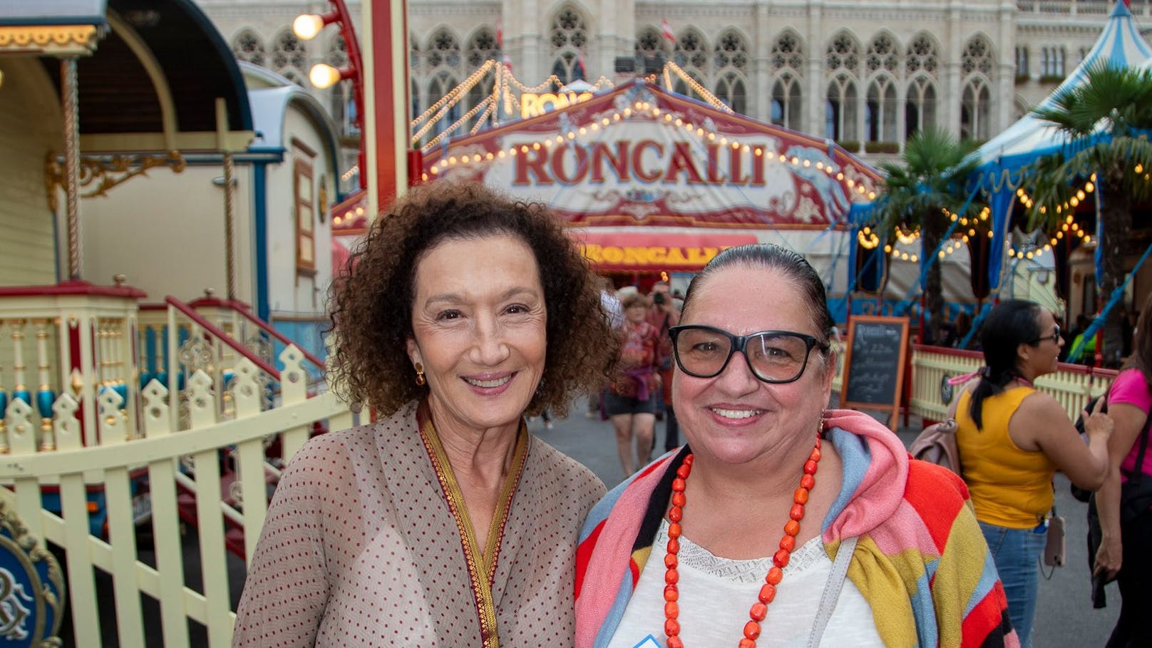 Konstanze Breitebner und Maria Happel freuten sich auf die Gala-Premiere.