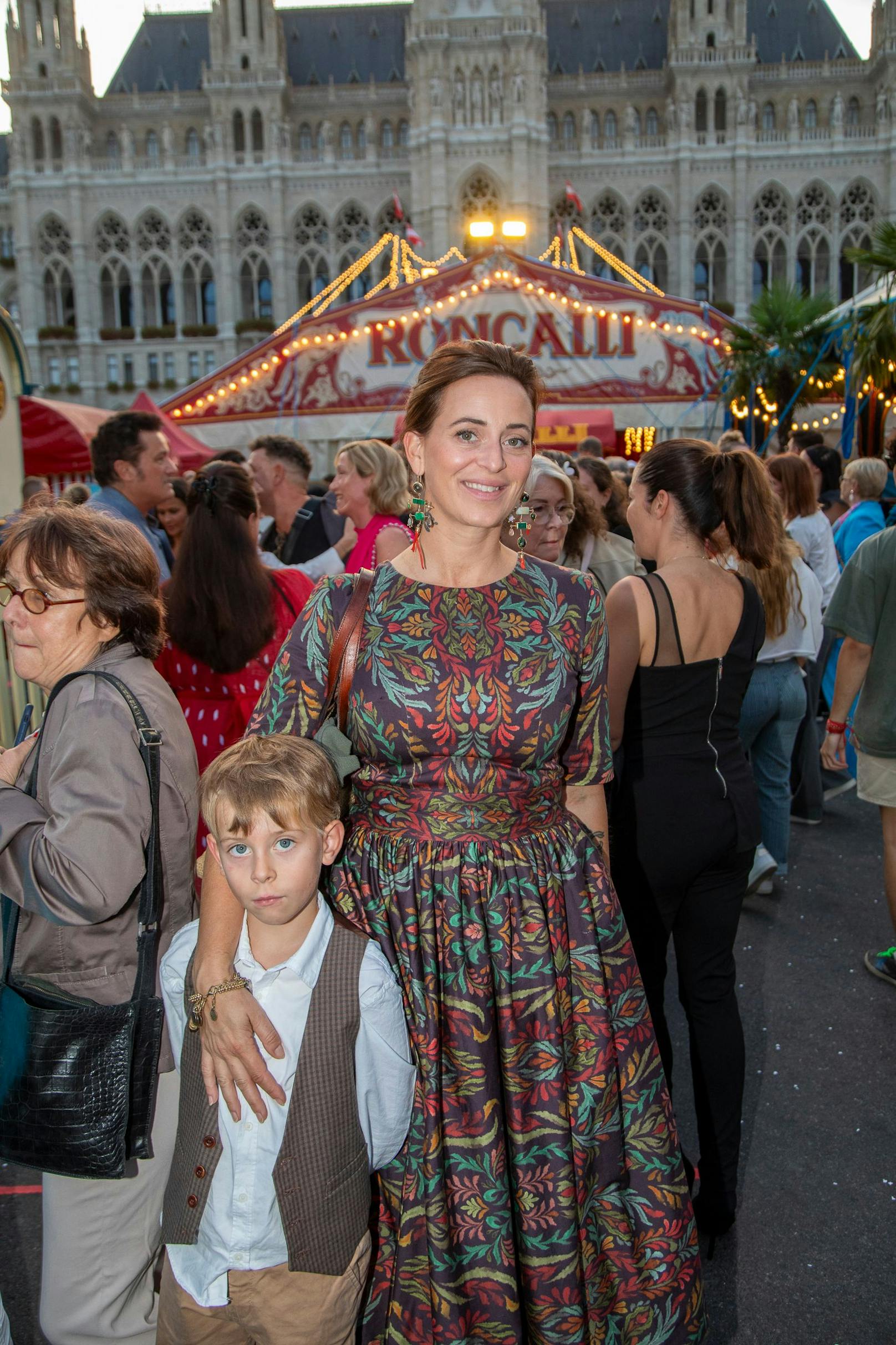 Star-Designerin Lena Hoschek mit Sohn Leopold