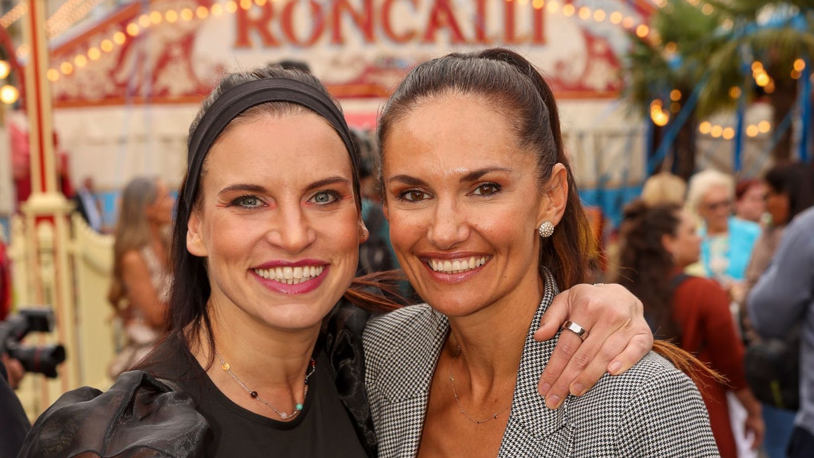 Ex-Miss und Unternehmerin Tanja Duhovich mit "Dancing Stars"-Chef-Choreografin Conny Kreuter