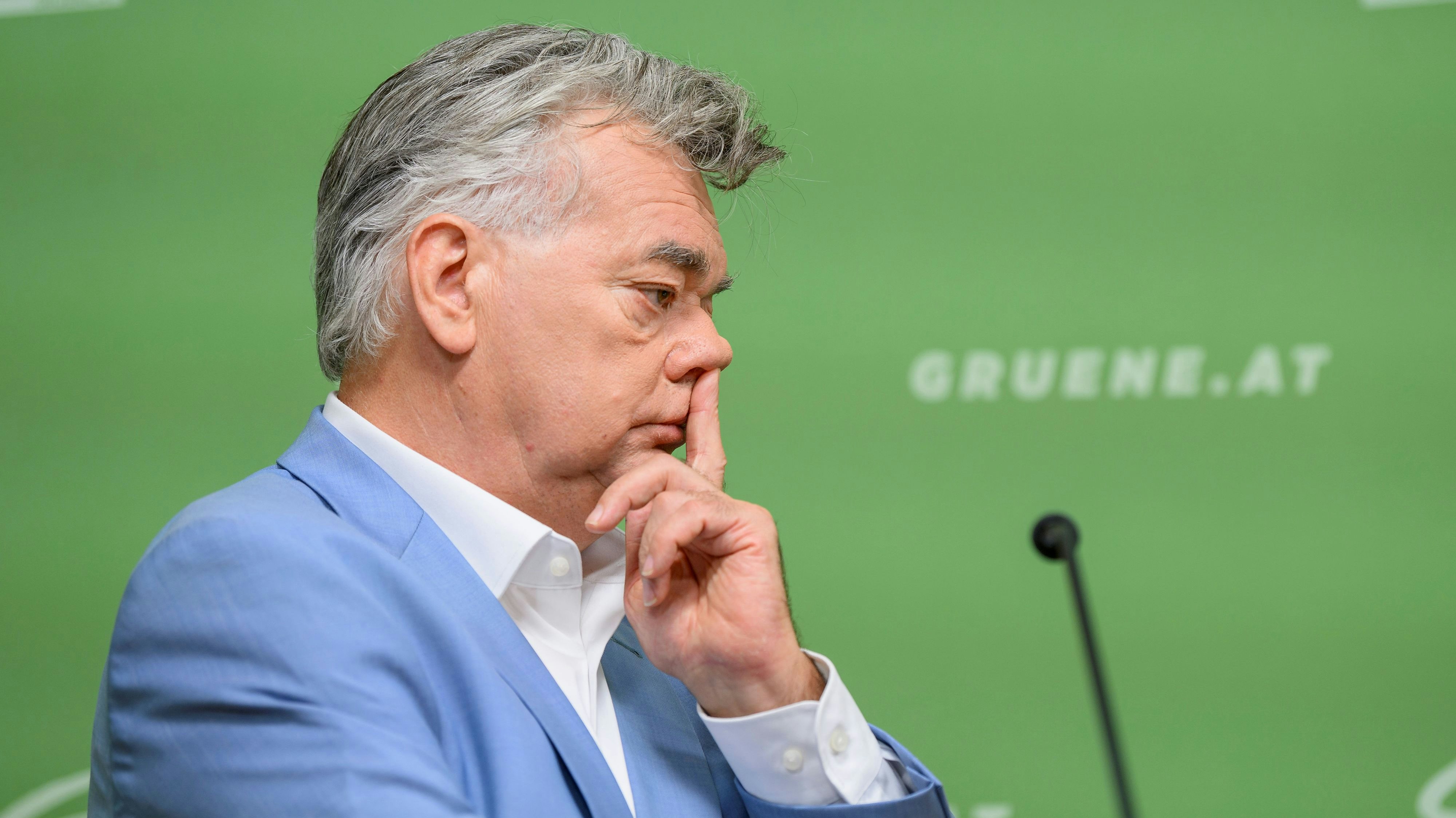 Vizekanzler Werner Kogler (Gruene) bei einer Pressekonferenz der Gruenen mit dem Titel "Oesterreich braucht Brandmauer gegen die FPOE" im Parlamentsklub der Gruenen am 9. September 2024 in Wien, 