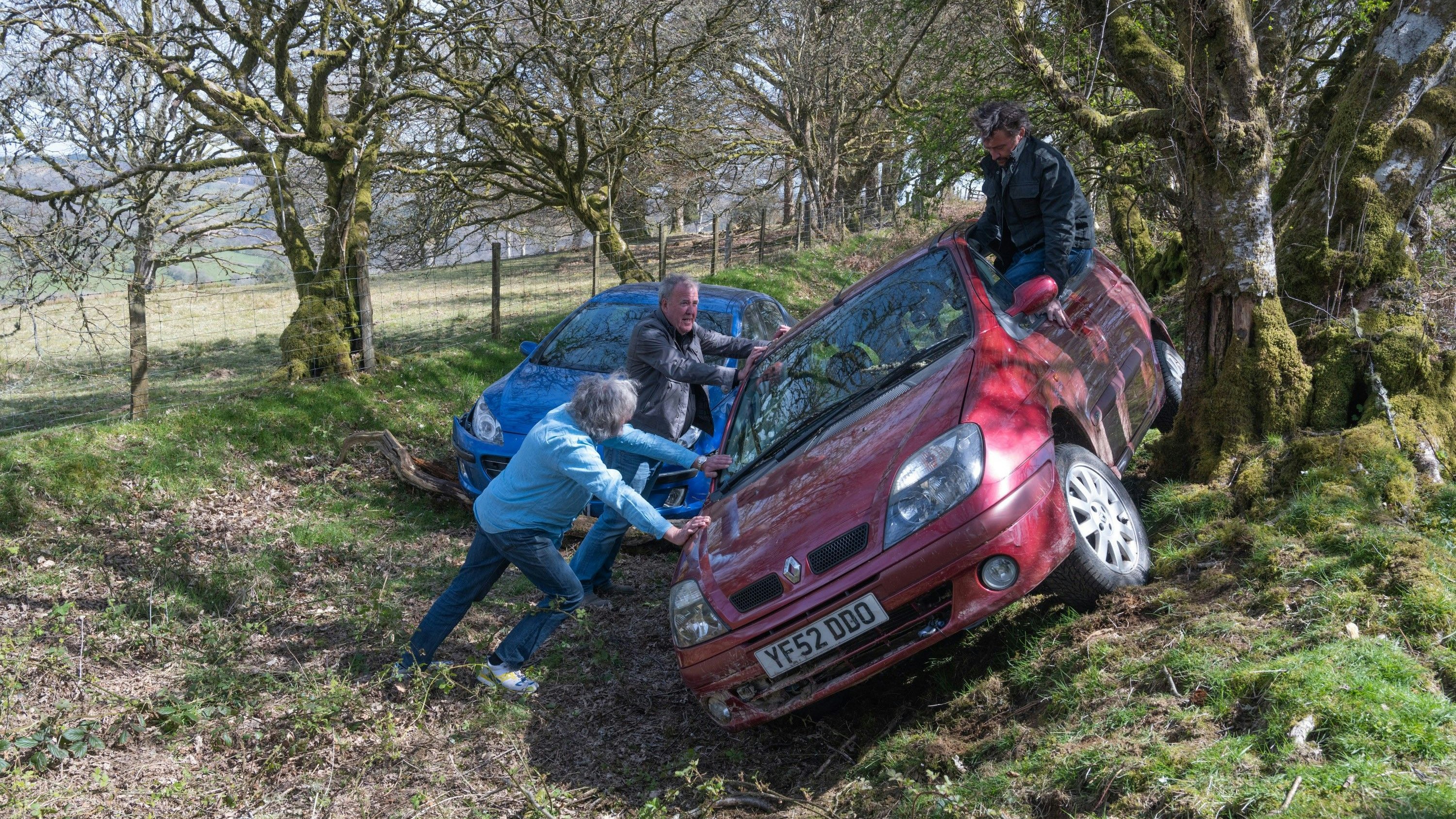 Voller Vorurteile, aber auch sehr lustig: In der Episode "Carnage a trois" (zu Deutsch etwa "Gemetzel zu dritt") machte das "Grand Tour"-Trio aus seiner Abneigung gegen französische "Brot und Butter"-Autos kein Hehl und ritt gleichzeitig auf unzähligen nationalen Vorurteilen herum