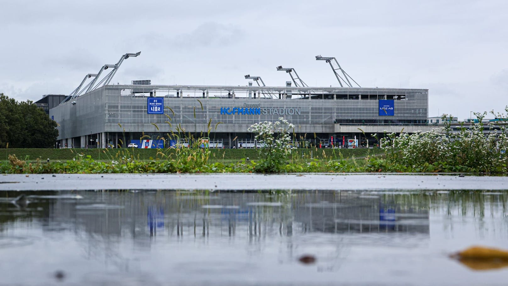 Wirbel nach Derby – Fotos zeigen völlig zerstörtes WC