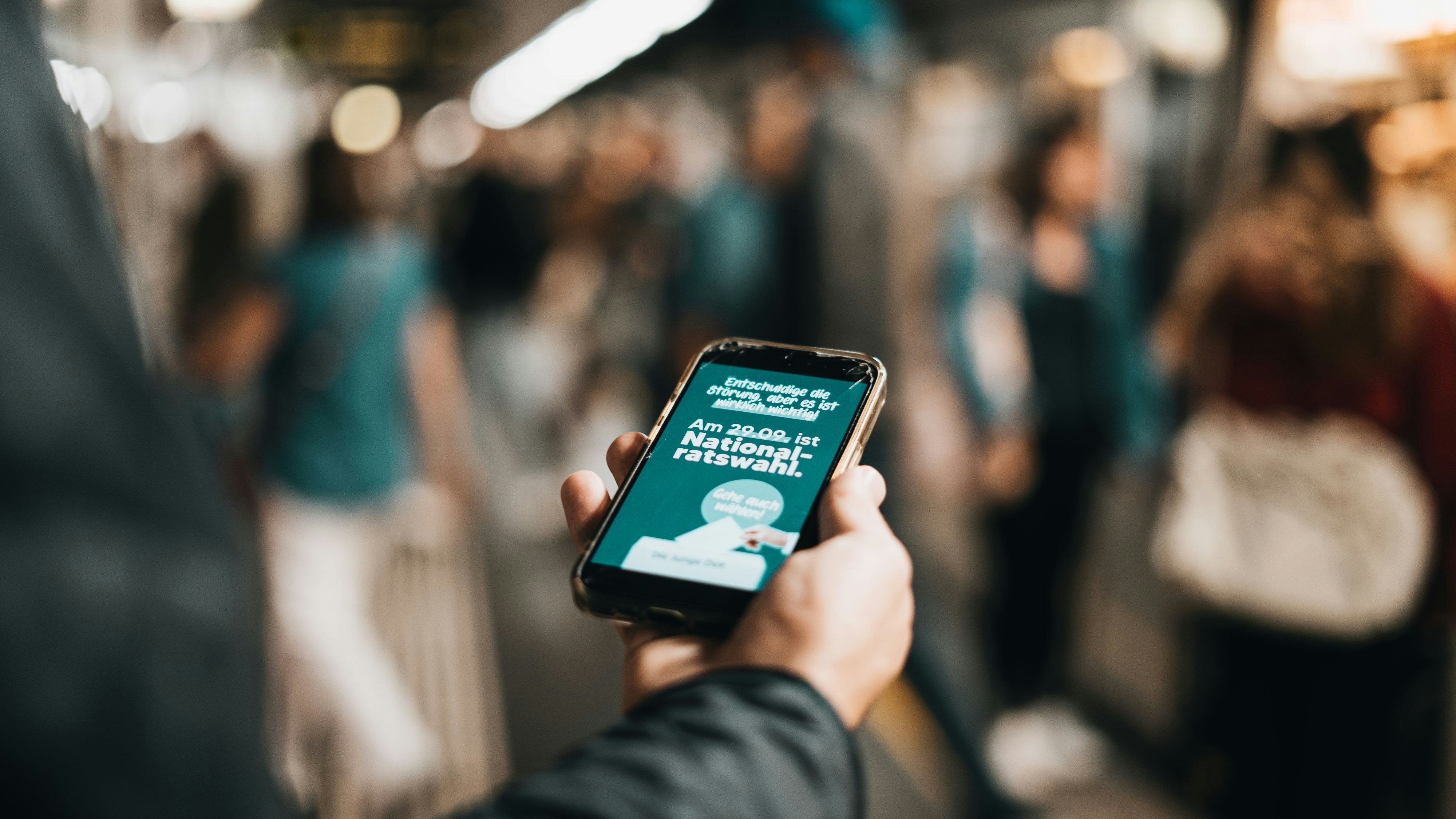 Mit dieser Aktion will die JVP weitere Wähler überzeugen. 