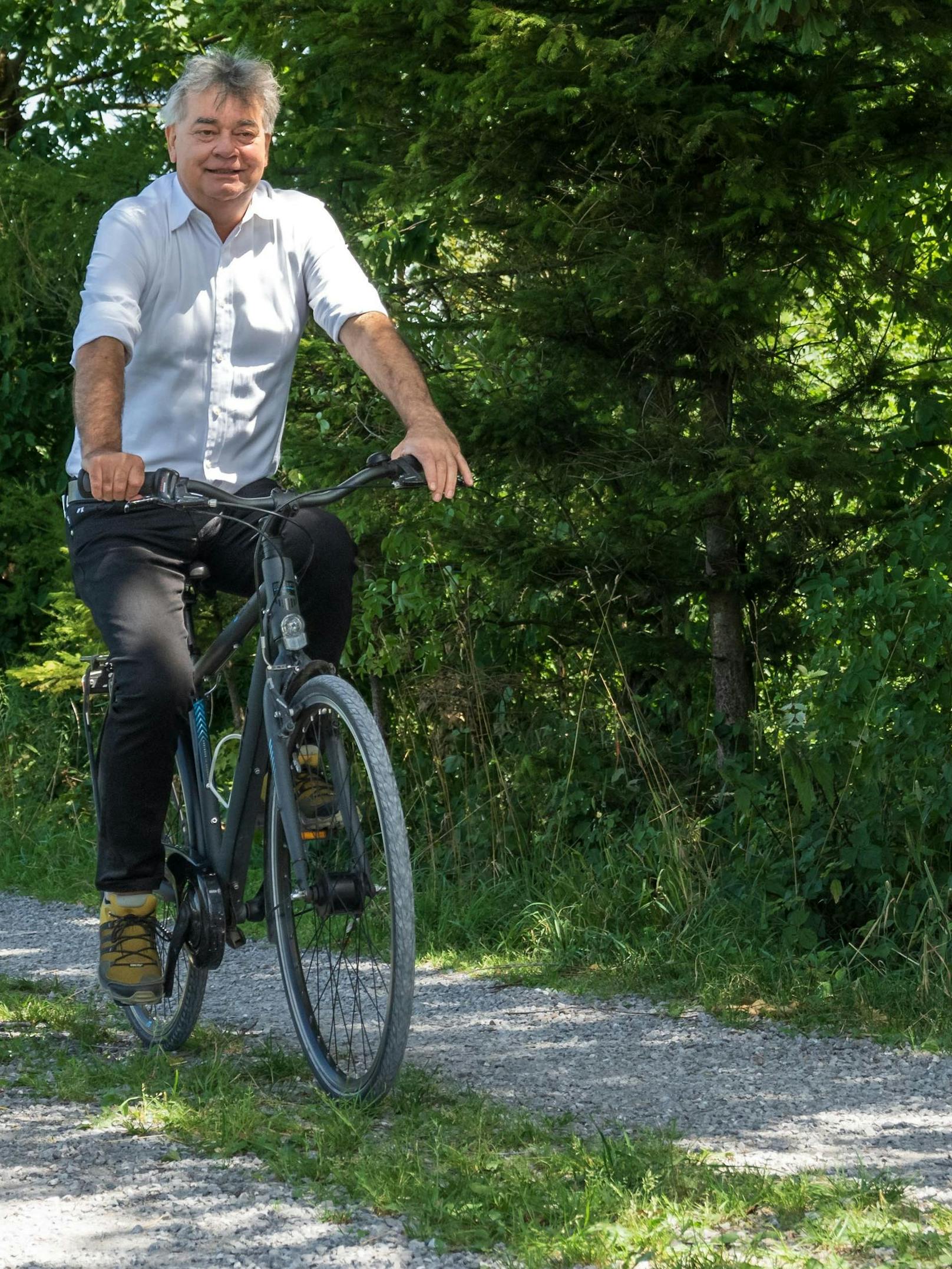 Grünen-Chef Werner Kogler hatte "privat noch nie ein Auto"; er ist viel mit dem Fahrrad unterwegs.