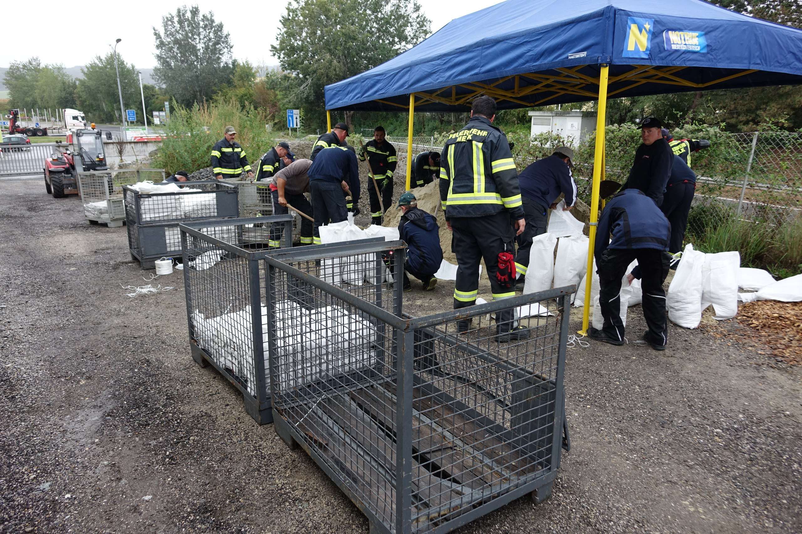 Feuerwehren rüsten sich für den Ernstfall.