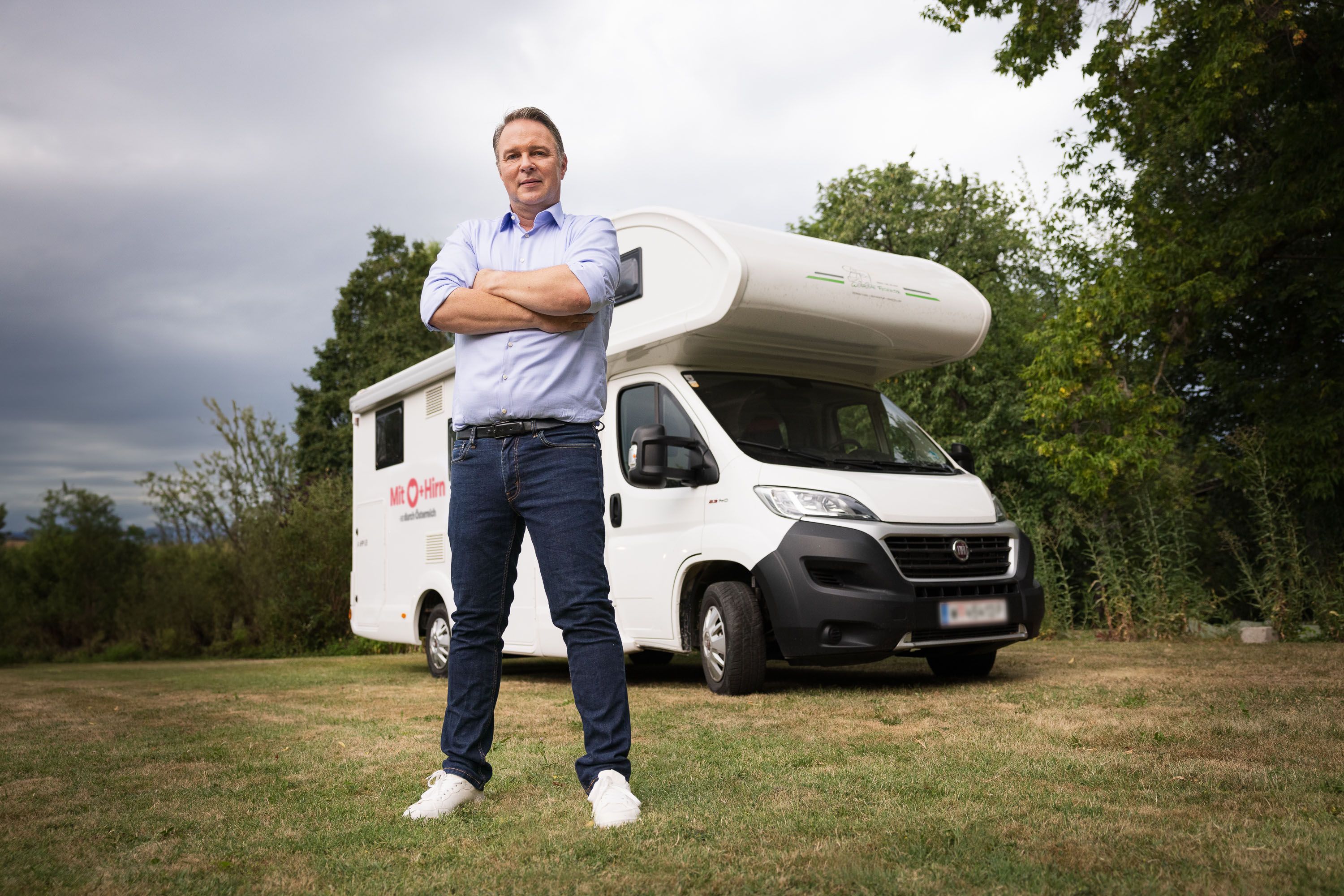 Im Wahlkampf 2024 war SPÖ-Chef Andreas Babler noch im Wohnmobil unterwegs. Als Vizekanzler fährt er einen Audi e-tron 55 quattro.