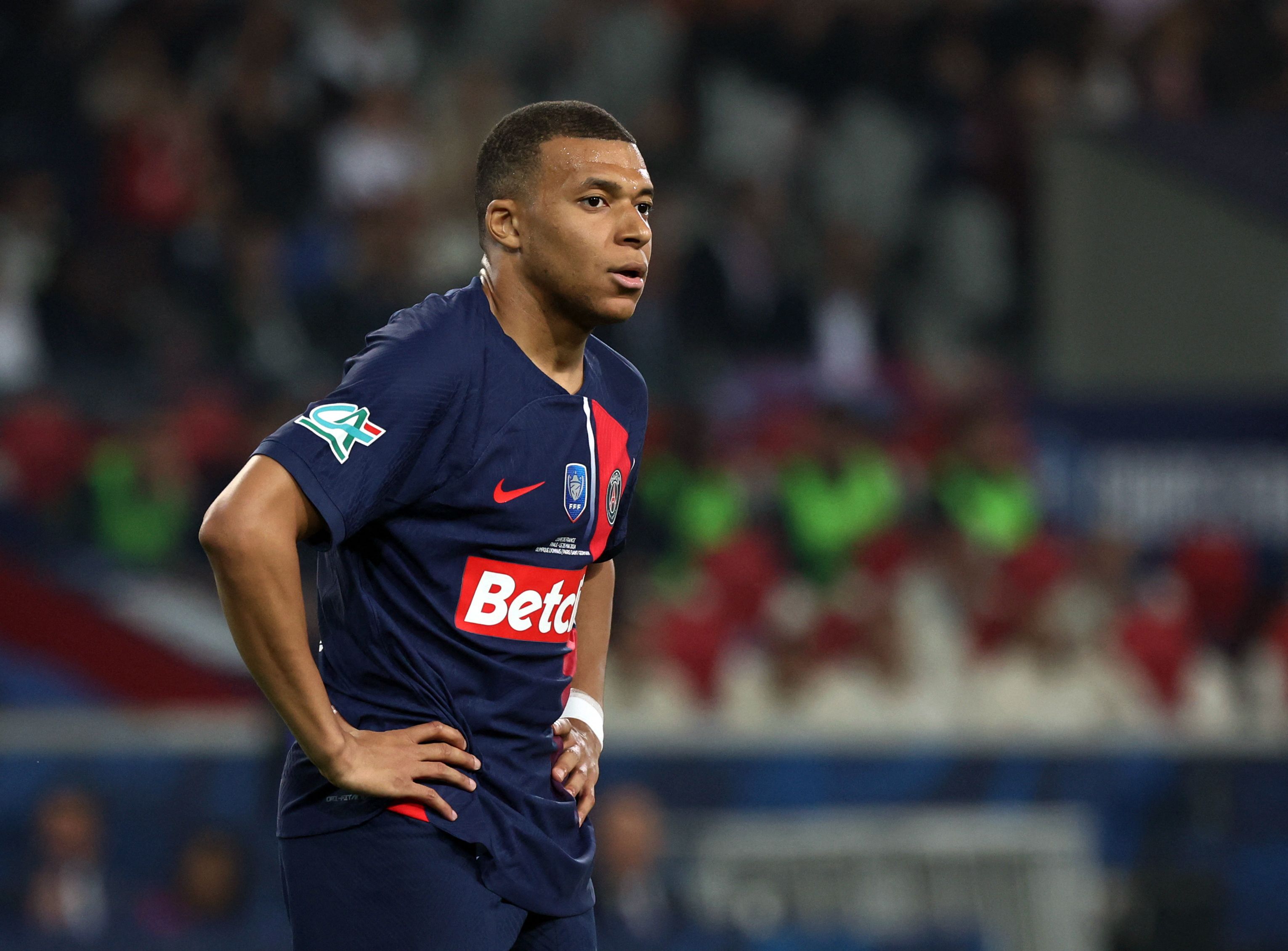Kylian Mbappe soll von Ex-Klub Paris St.-Germain eine riesige Summe erhalten. 