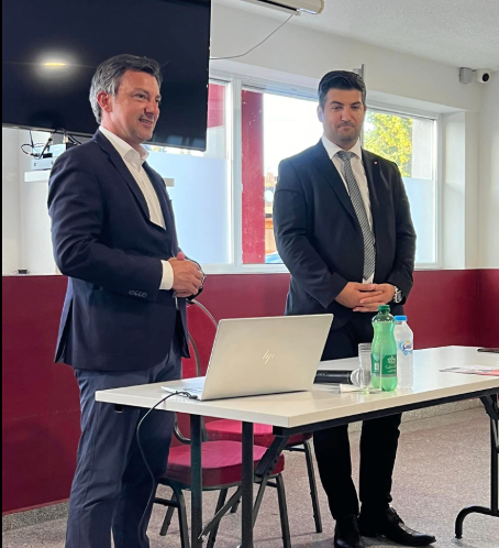 Der Wahlkampfauftritt in Bregenz bei einem österreichischen Ableger der Grauen Wölfe, sorgt für Kritik.