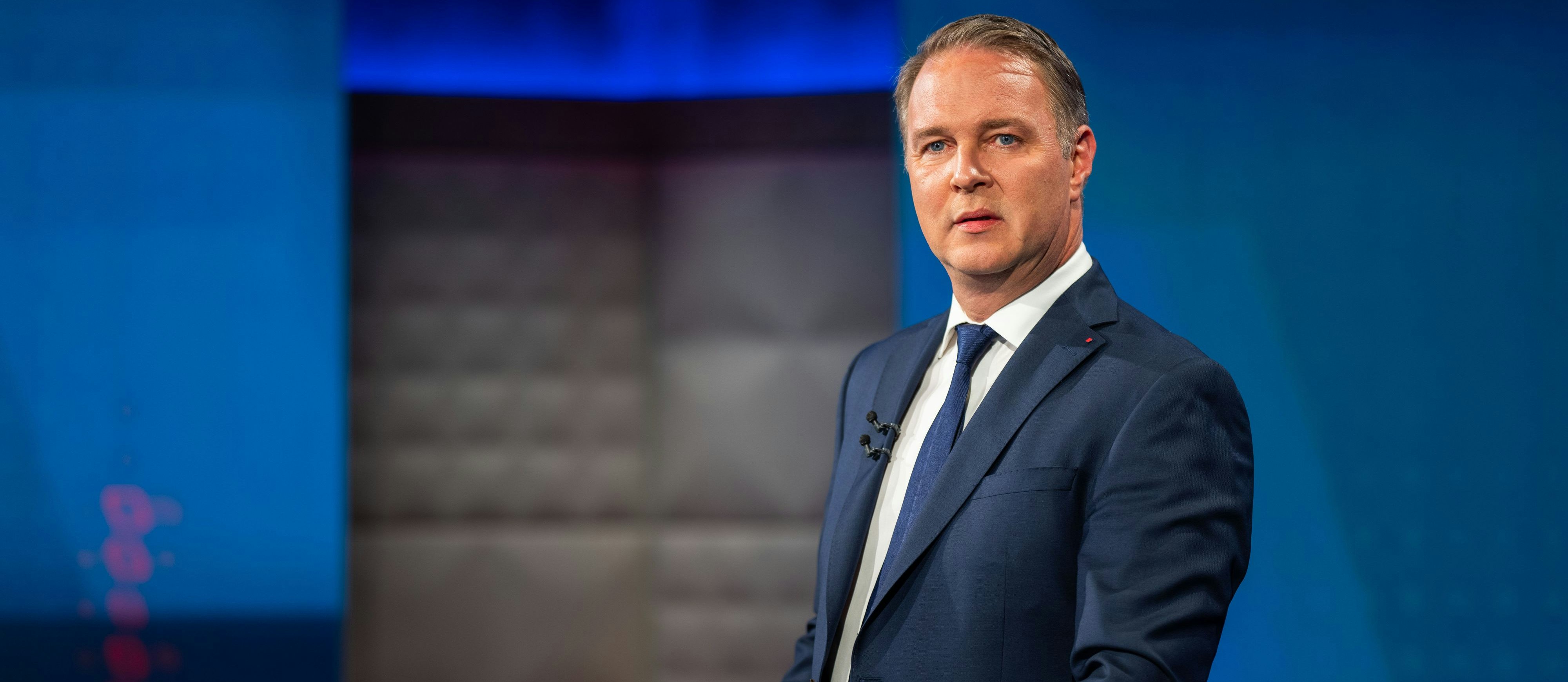 SPÖ-Chef Andreas Babler hatte erstmals für ein TV-Duell eine Krawatte angelegt, wie ein Firmling agierte er nicht