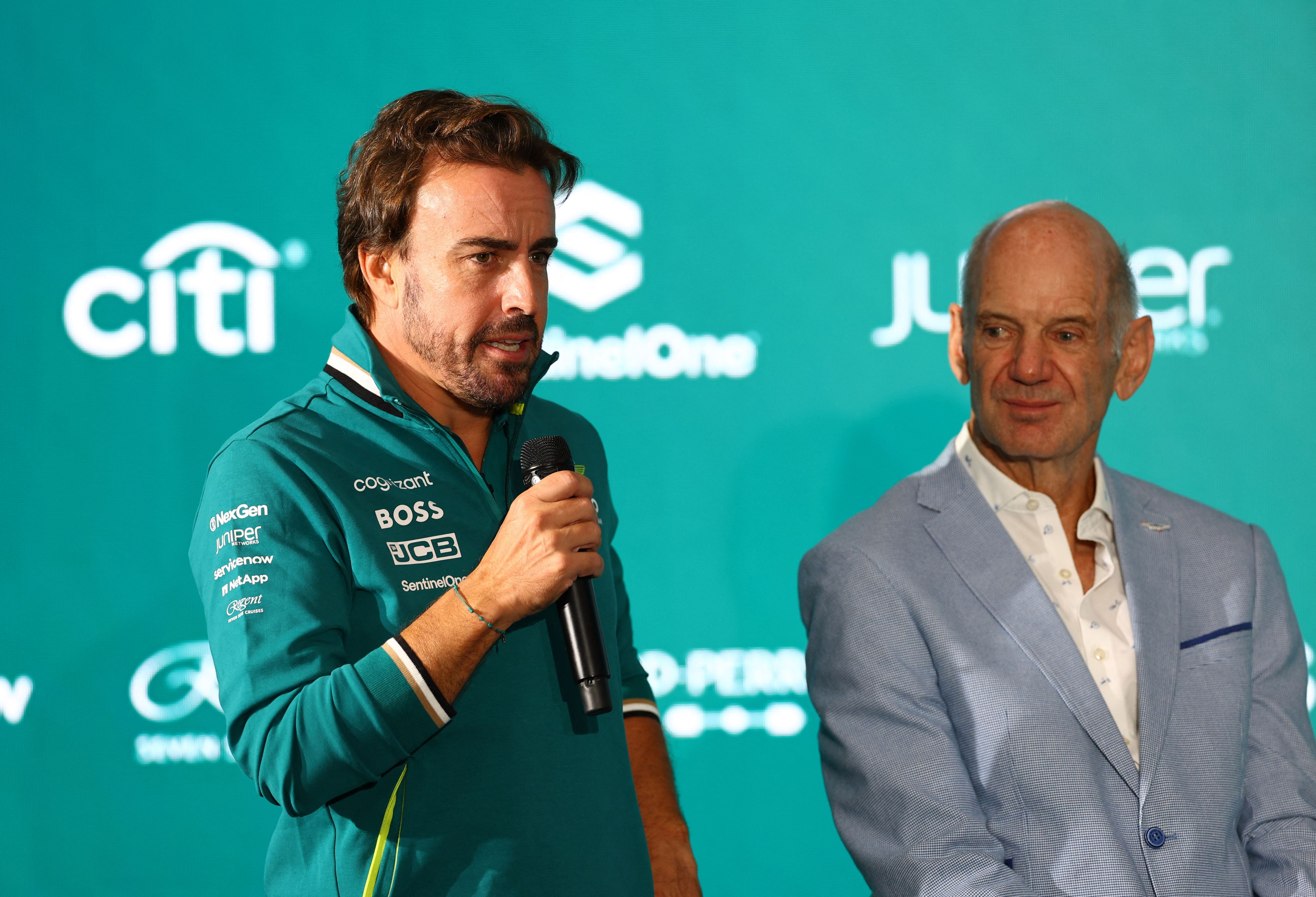 Formel-1-Ass Fernando Alonso wollte mithelfen, um Adrian Newey an Bord zu holen. 