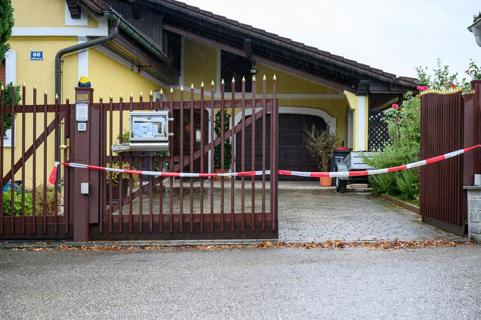 In diesem Haus in Pergkirchen bei Perg wurden die drei Leichen gefunden. 