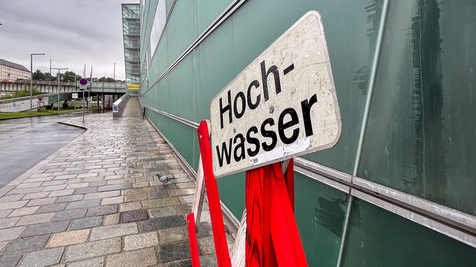 In der oberösterreichischen Landeshauptstadt Linz wurden Vorkehrungen gegen das Hochwasser getroffen.