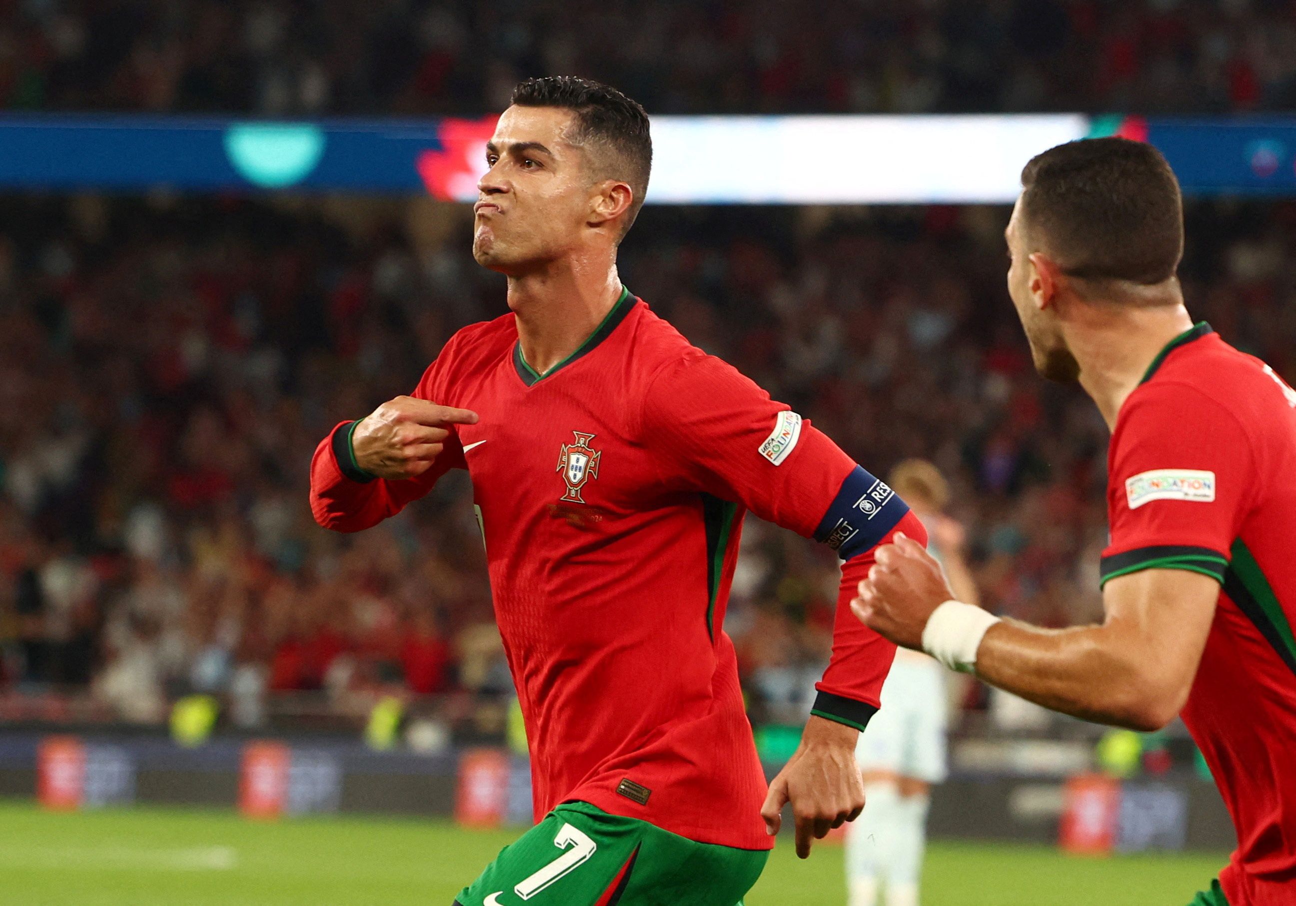 Fußball-Star Cristiano Ronaldo feiert die Milliarden-Marke. 