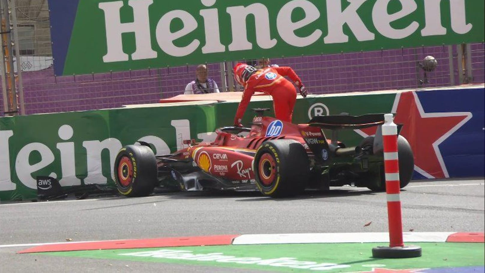 Leclerc-Crash, drei Rot-Flaggen und Verstappen-Bestzeit