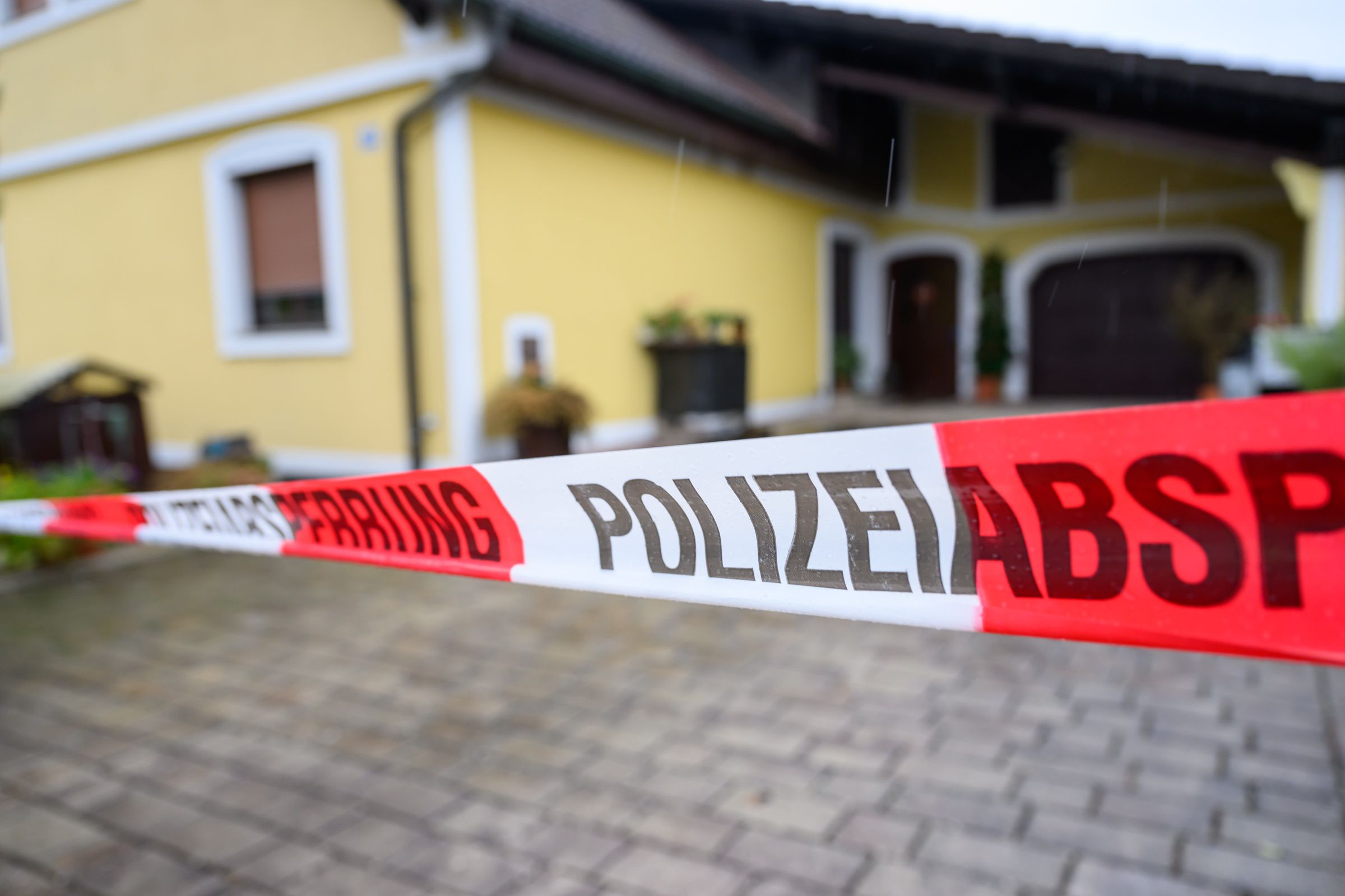 In diesem Haus in Pergkirchen bei Perg wurden die drei Leichen gefunden. 