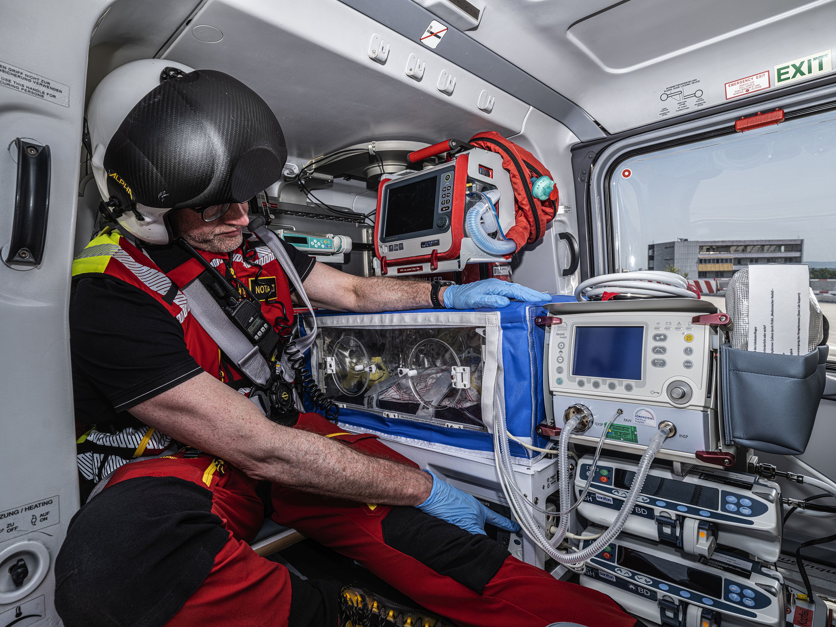 Das Innere des High-Tech-Helikopters des ÖAMTC.