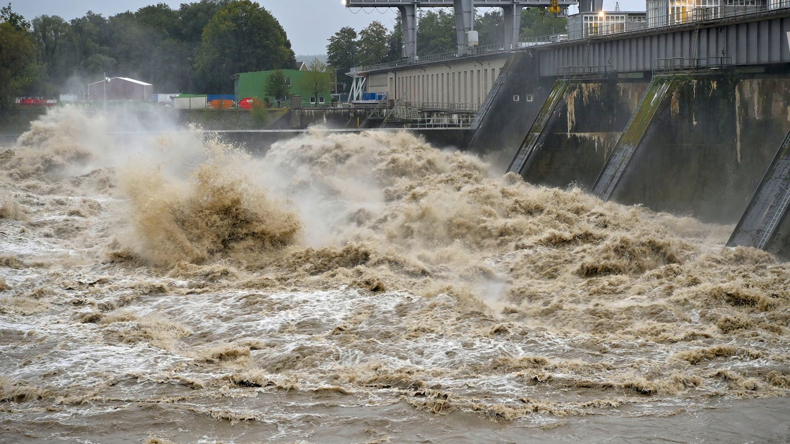 Nach Flut-Katastrophe – Tausende haben kein Trinkwasser