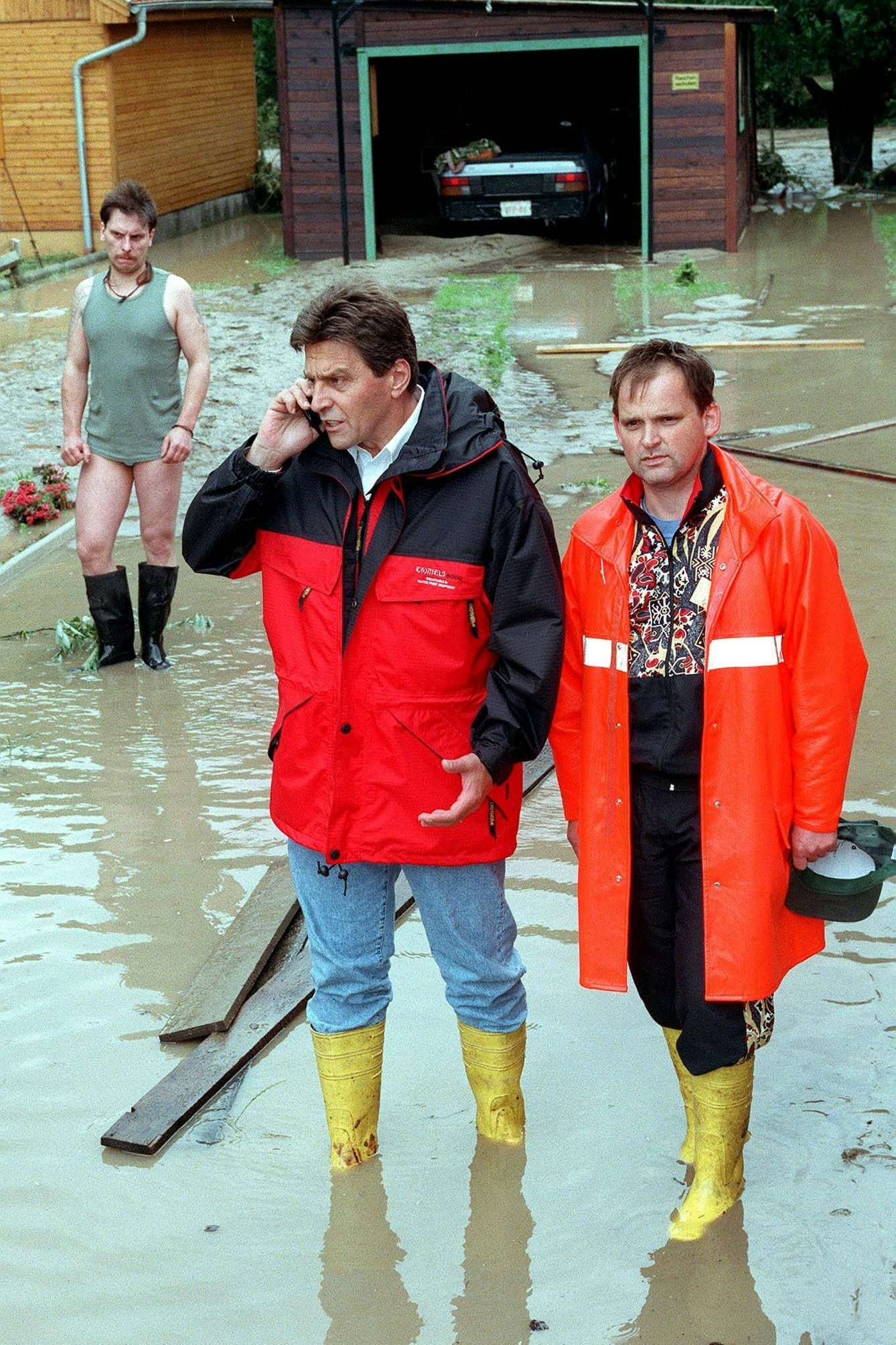 In Gummlern und am Handy: Erst ging 1997 das Land unter, dann Bundeskanzler Viktor Klima