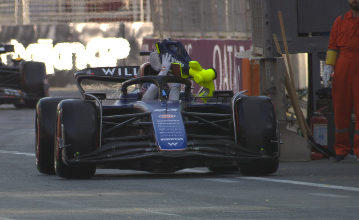 Alex Albon muss Hand anlegen