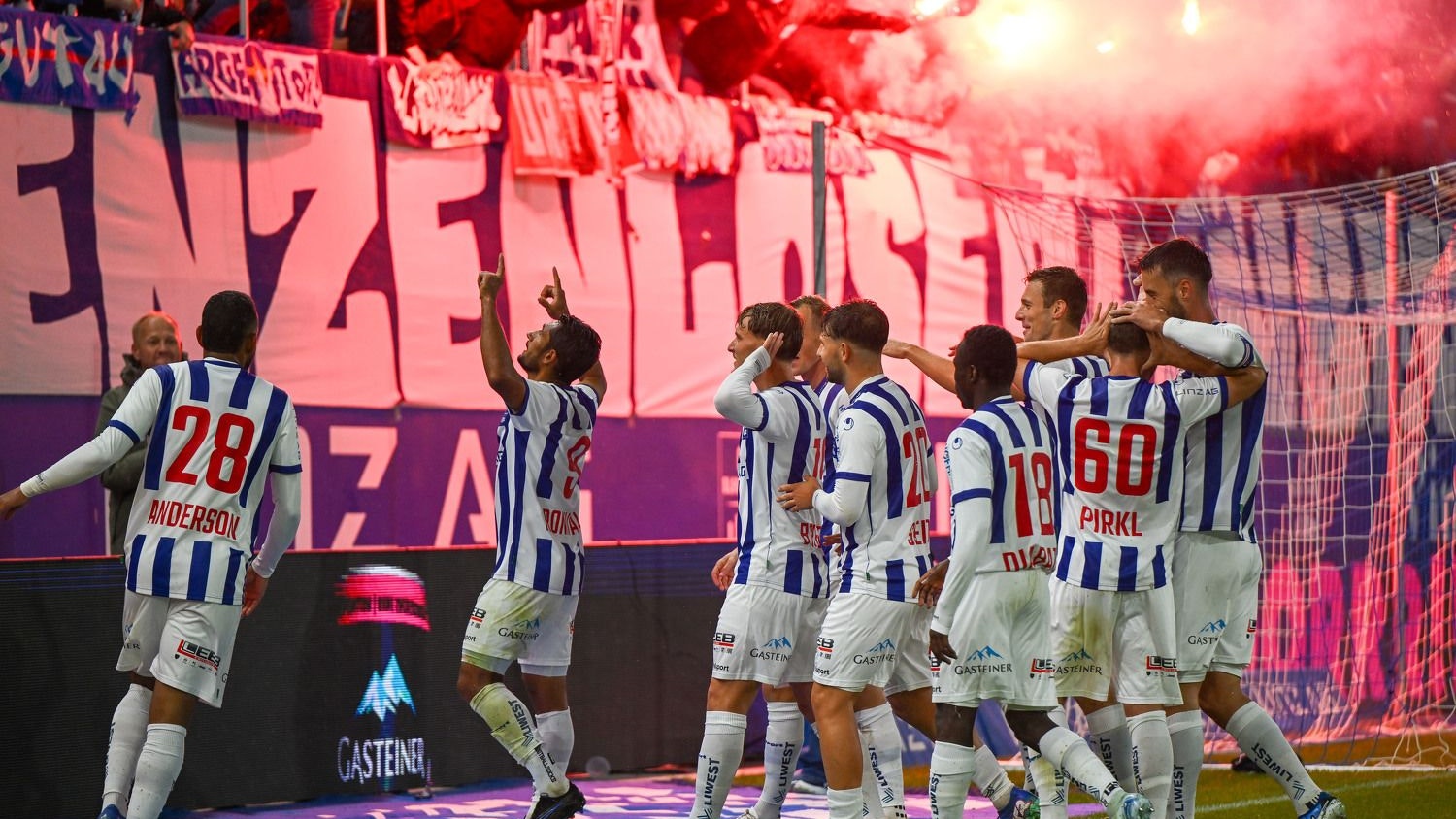 Blau-Weiß jubelt über den Derbysieg