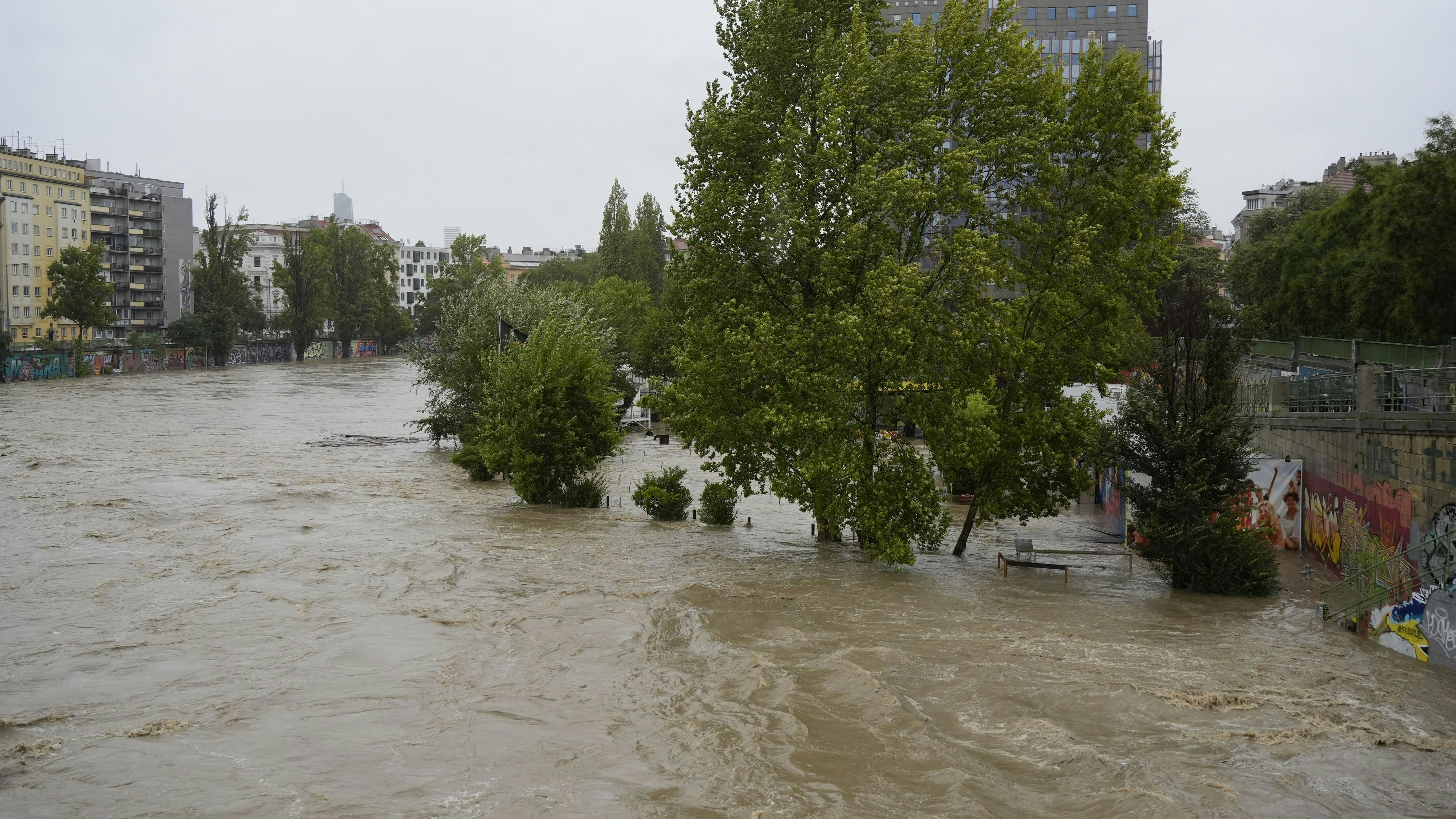Heute.at - Erstes Hochwassersammelbecken in Wien ist voll