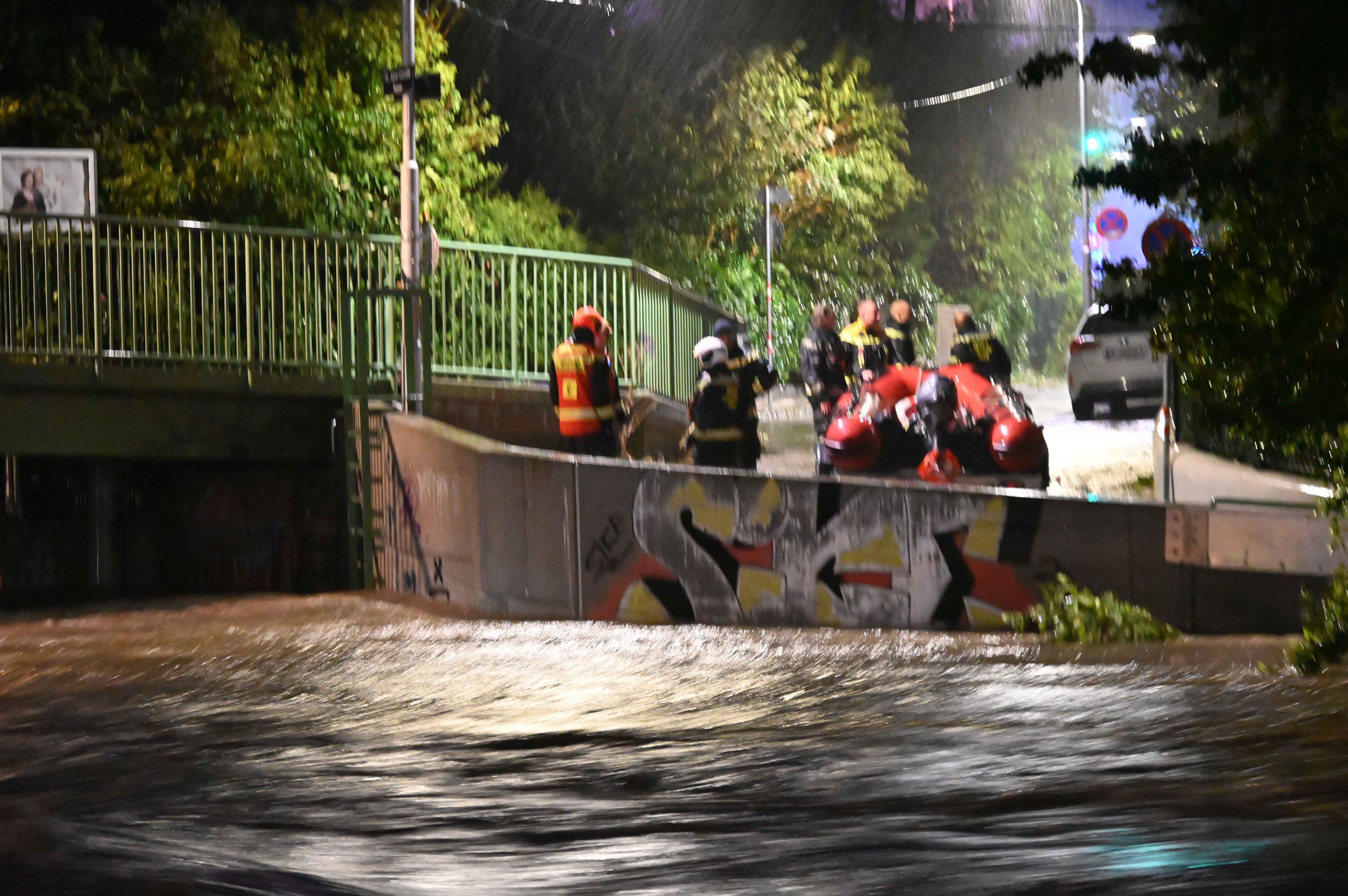 Durch das Sturmtief in Österreich mussten einige Häuser wegen Hochwassers evakuiert werden.