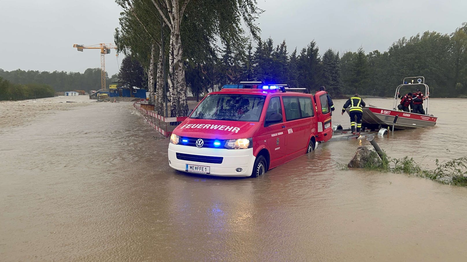 Rettungsaktionen in Melk, Spielberg, Loosdorf und Zelking