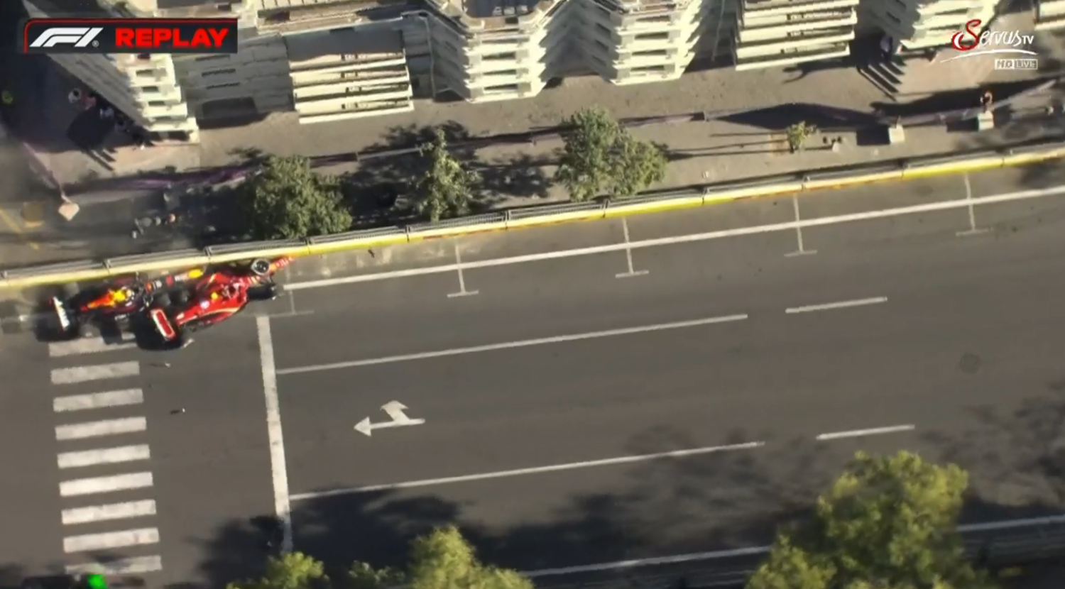 Perez und Sainz krachen in die Wand des Baku-Startkurses.