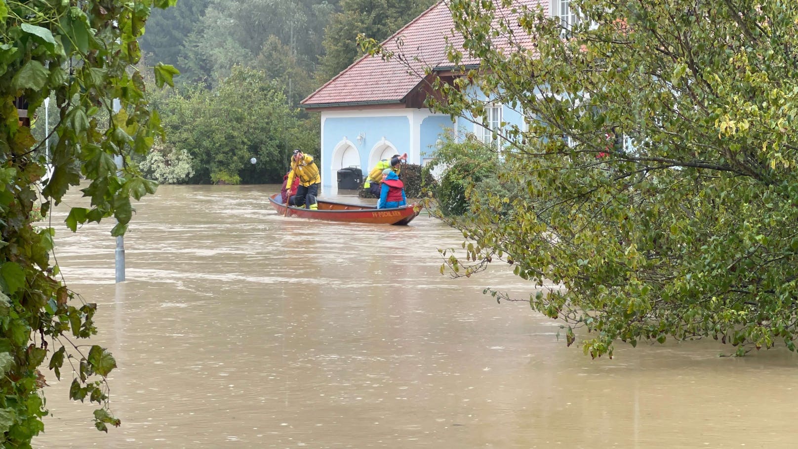 Rettungsaktionen in Melk, Spielberg, Loosdorf und Zelking