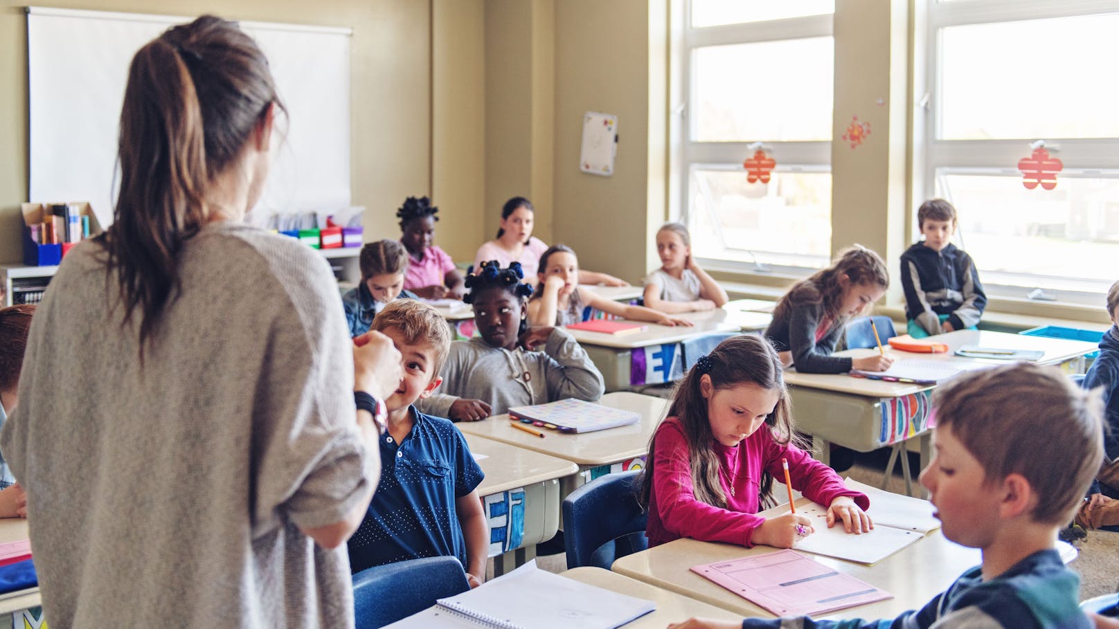 Lehrerin schockiert: "Schüler sch**ßen auf Unterricht!"