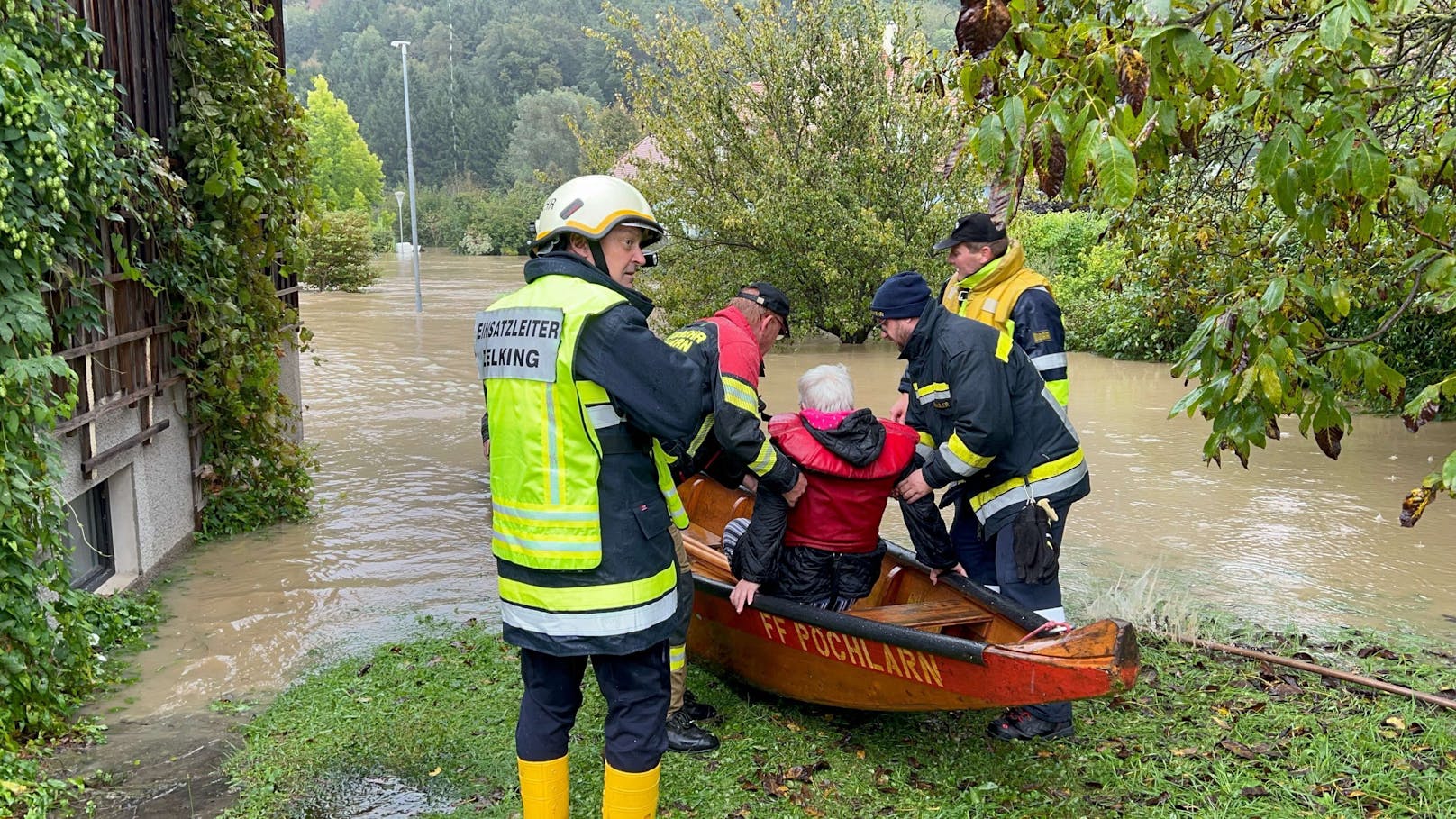 Rettungsaktionen in Melk, Spielberg, Loosdorf und Zelking