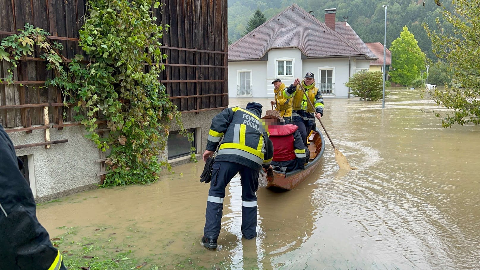 Rettungsaktionen in Melk, Spielberg, Loosdorf und Zelking