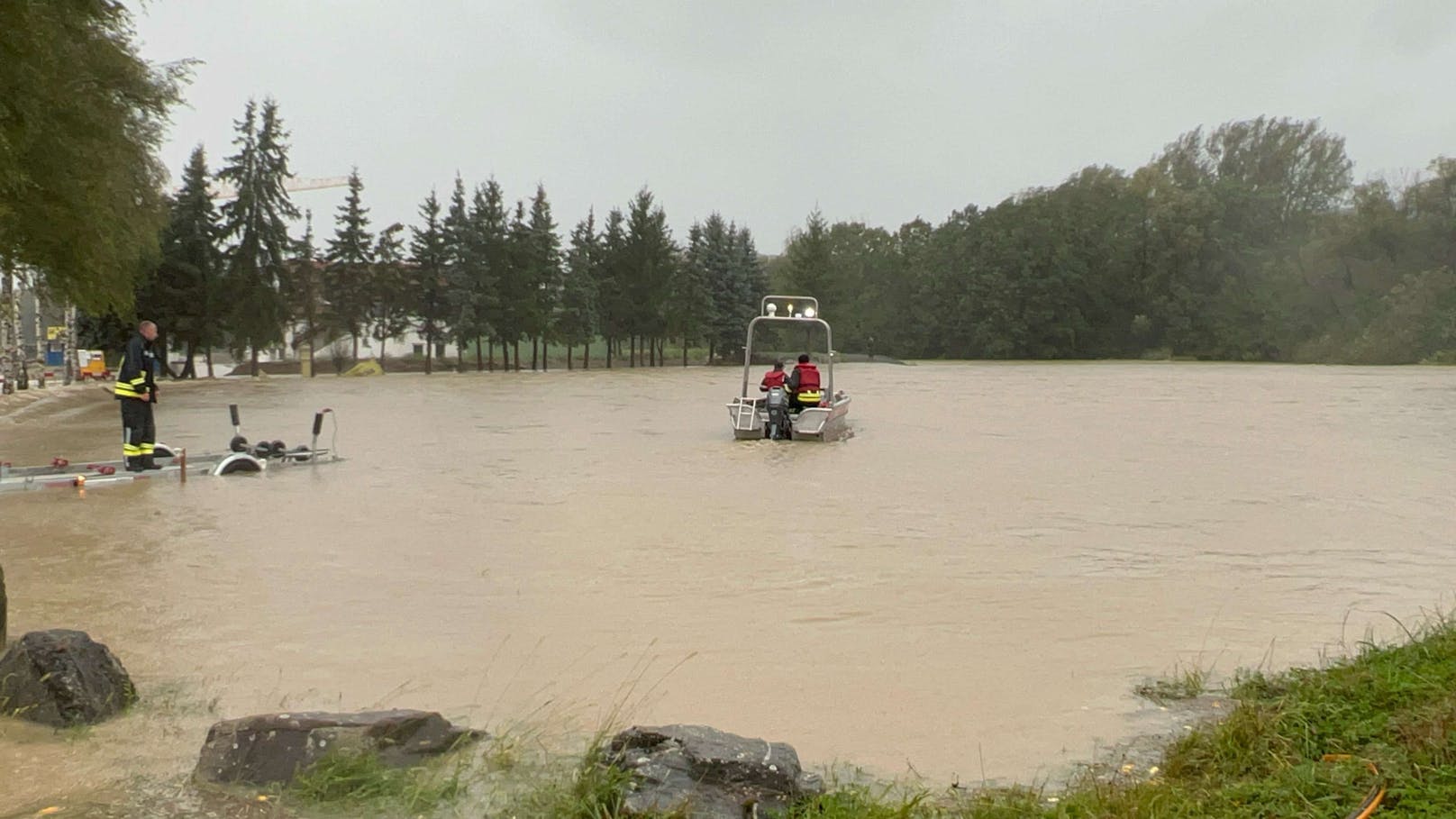 Rettungsaktionen in Melk, Spielberg, Loosdorf und Zelking