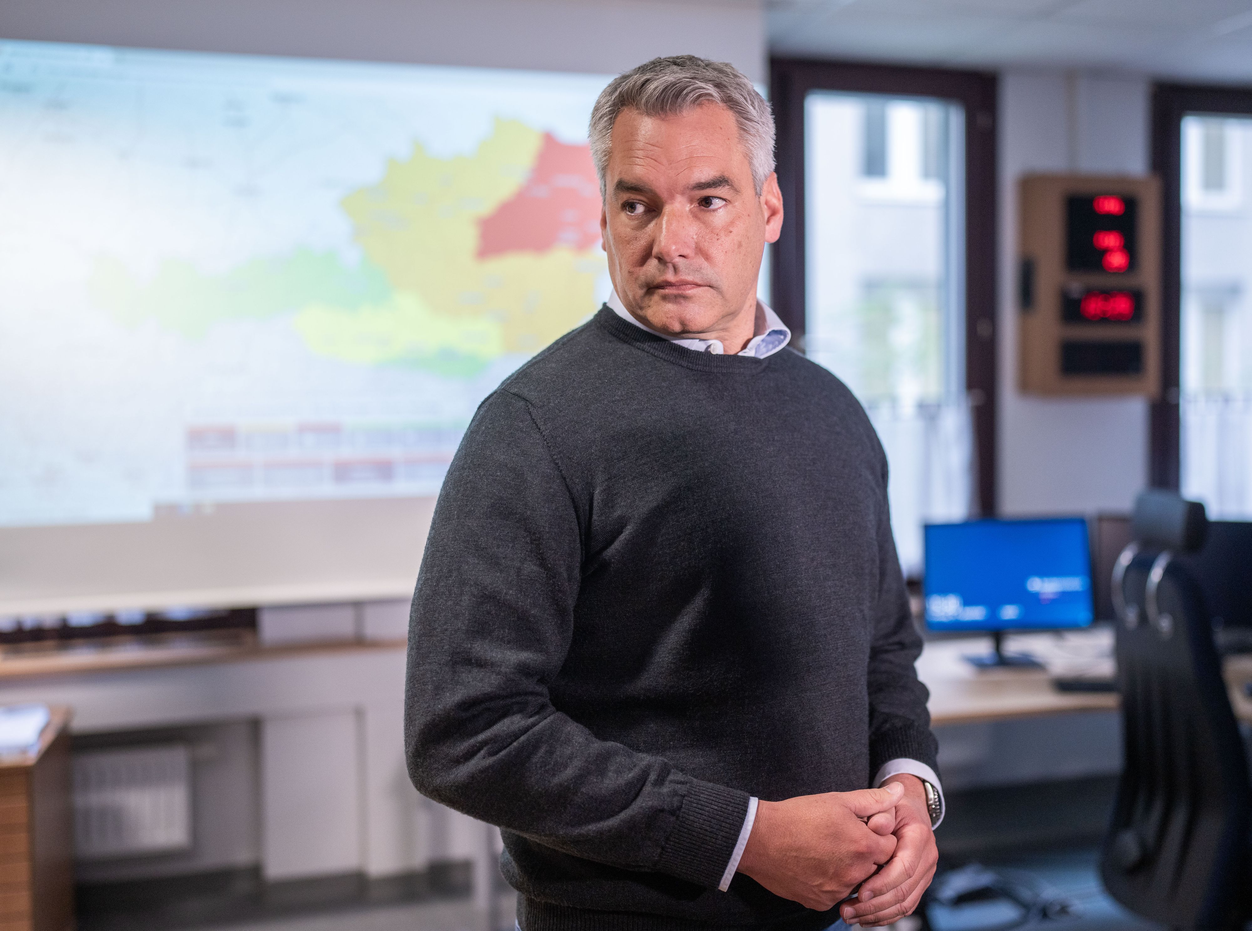 Bundeskanzler Karl Nehammer (ÖVP) am Sonntag, 15. September 2024, während eines Pressestatements im Rahmen eines Lageüberblicks im Innenministerium in Wien.