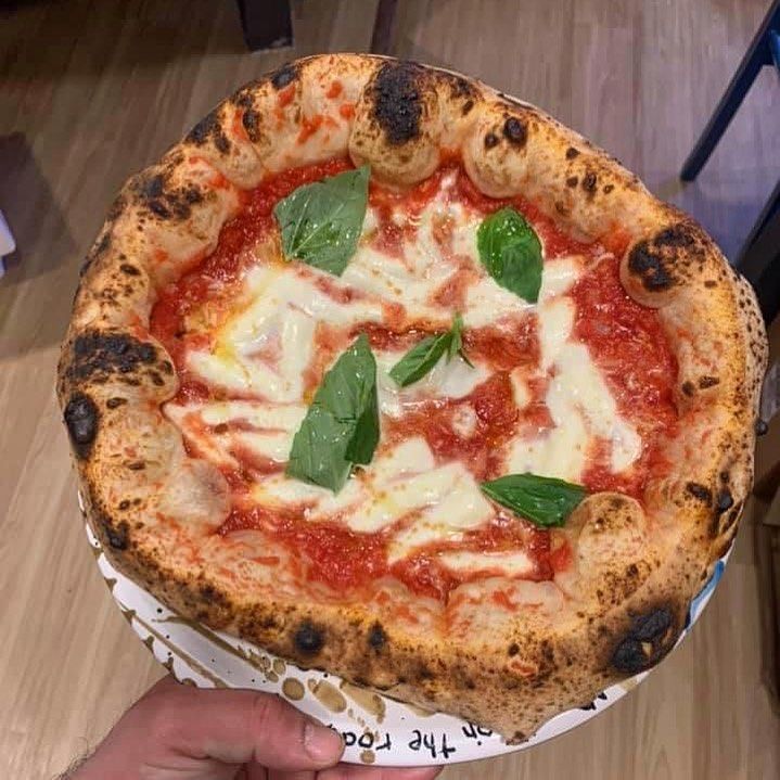 Gewinner der Top 50 Pizza Awards 2024: das Restaurant Una Pizza Napoletana aus New York.