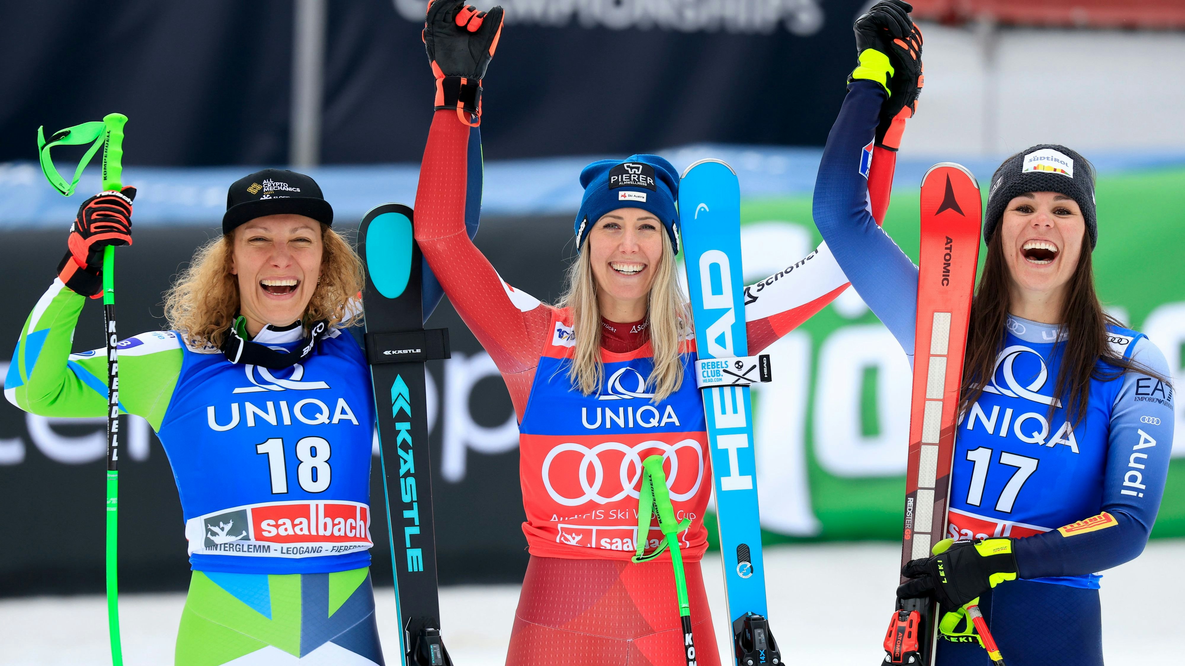 Nicol Delgado (r.) strahlte beim Saisonfinale neben Conny Hütter über Platz drei in der Saalbach-Abfahrt. 2025 findet hier die Ski-Weltmeisterschaft statt.