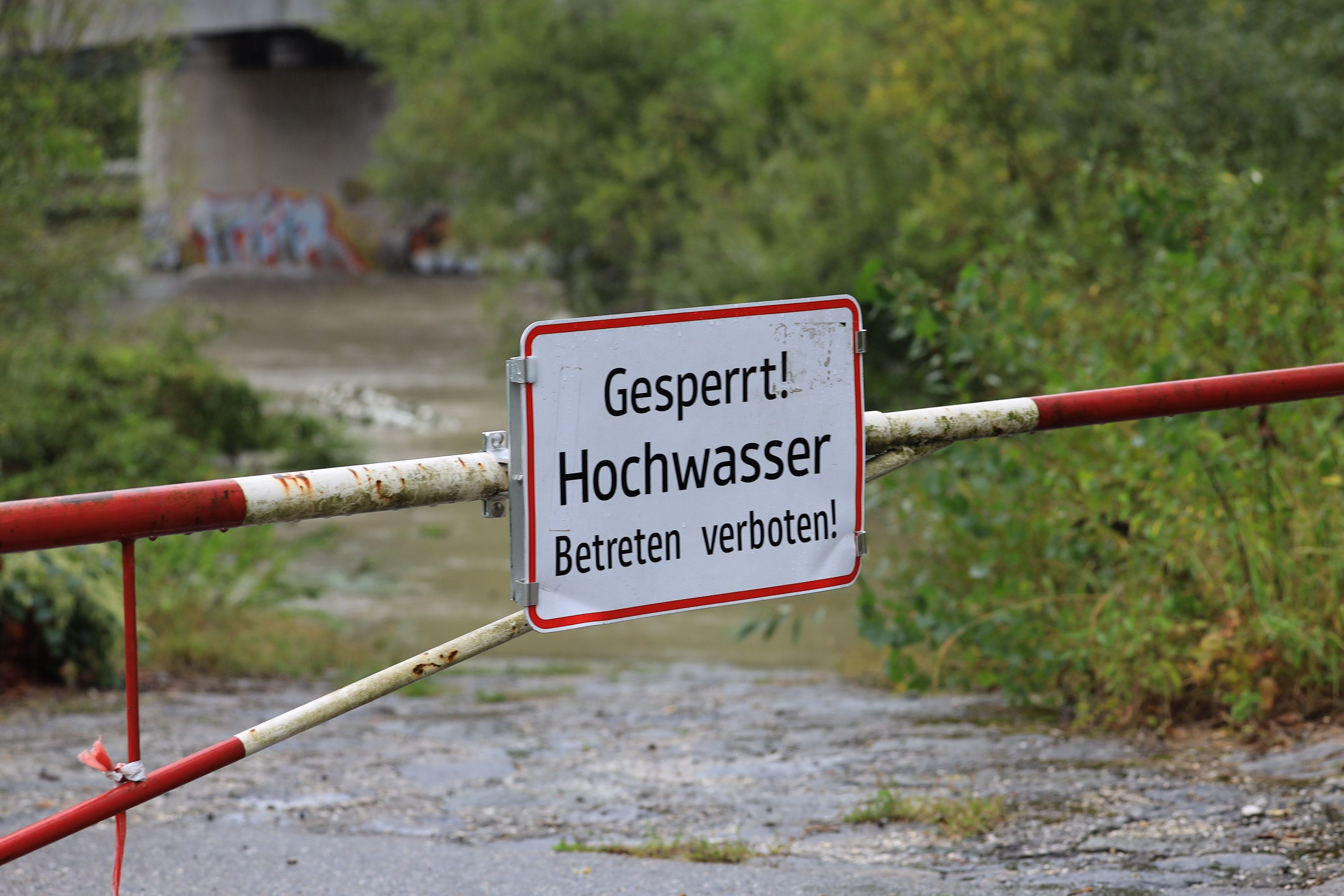 Wetterextreme nehmen laut Experten durch die Erderwärmung zu. Im Bild: Hochwasser in Linz im vergangenen September
