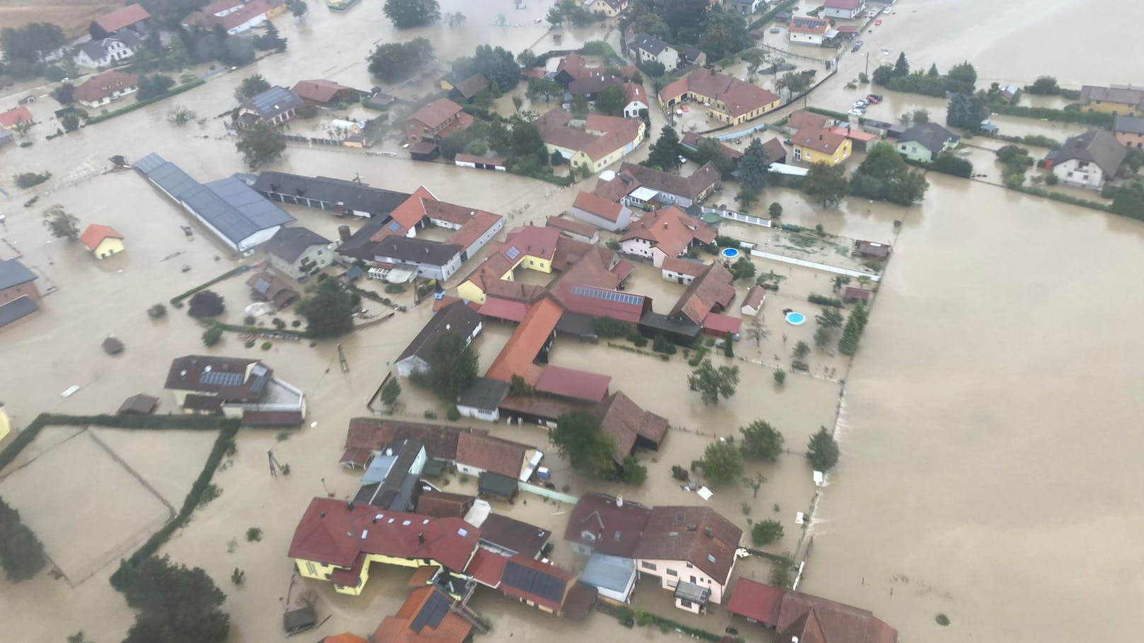 Hochwasser: "Noch weit von der Normalität entfernt"