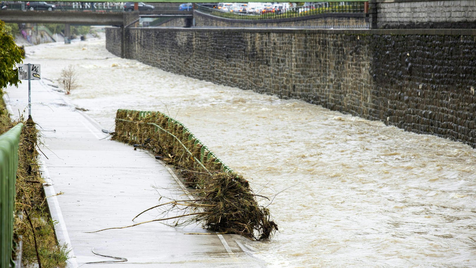 In Wien hat sich die Hochwassersituation leicht entspannt. Im Bild: Blick auf den Wienfluss.