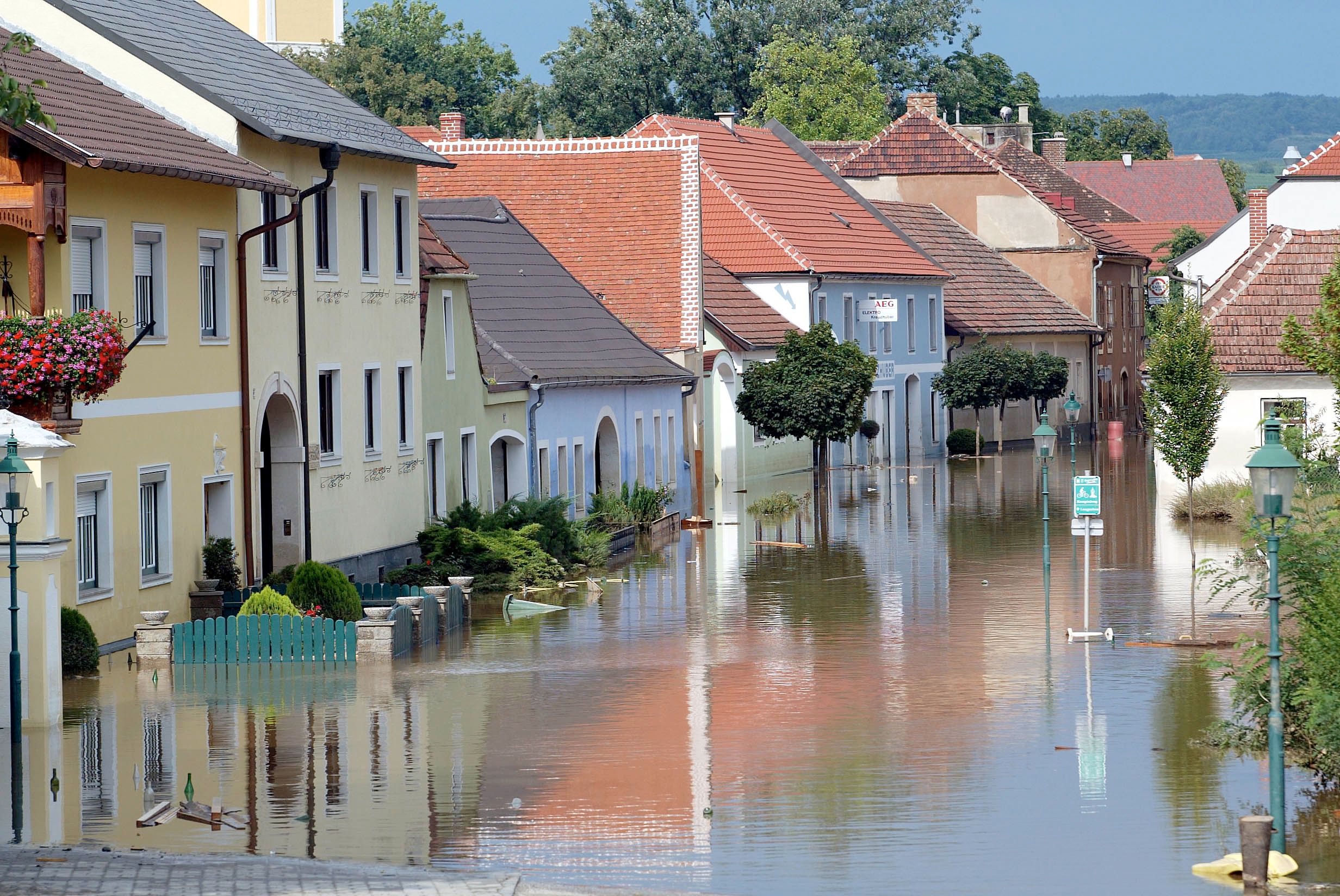 Beim verheerenden Hochwasser wurden viele Orte überschwemmt. Betroffene haben Anspruch auf Hilfsgelder aus dem Katastrophenfonds. Hier im Bild: das Kamptal, Hadersdorf am Kamp