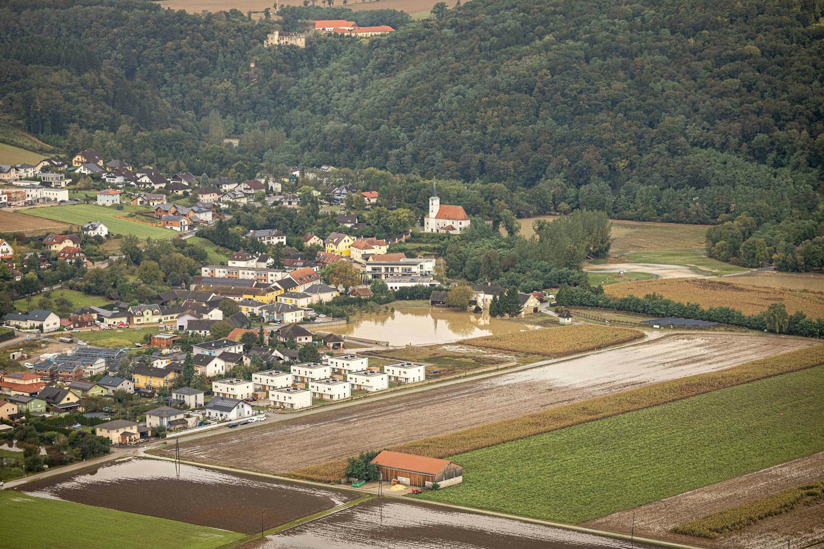 Luftaufnahmen am Dienstag zeigen das gesamte Ausmaß der Zerstörung in Kirchberg an der Pielach, Rabenstein, Hofstetten, Haunoldstein und Groß Sierning.