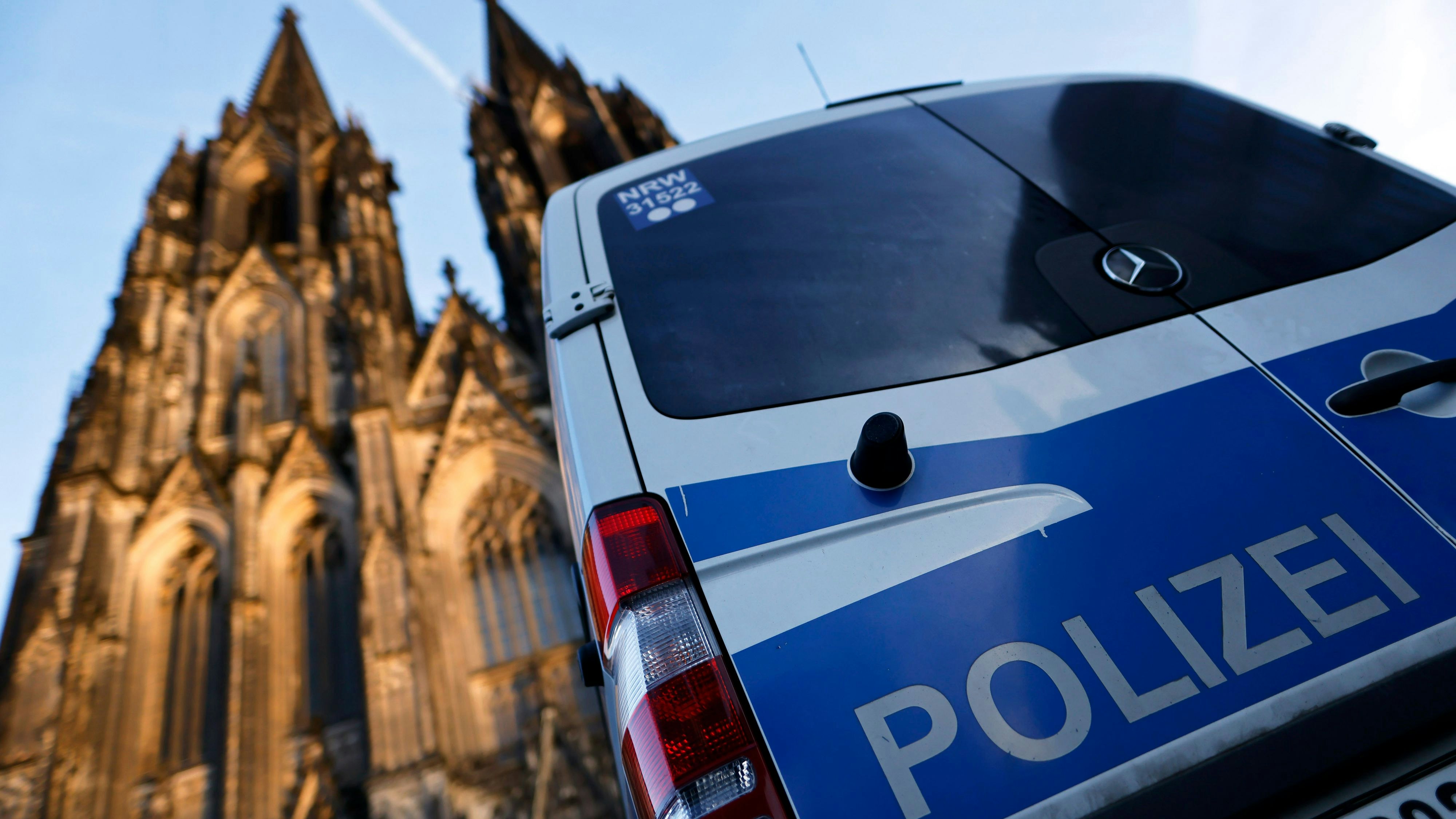 Anhänger des ISPK planten u.a. Anschläge auf den Kölner Dom (Bild) sowie auf den Stephansdom in Wien