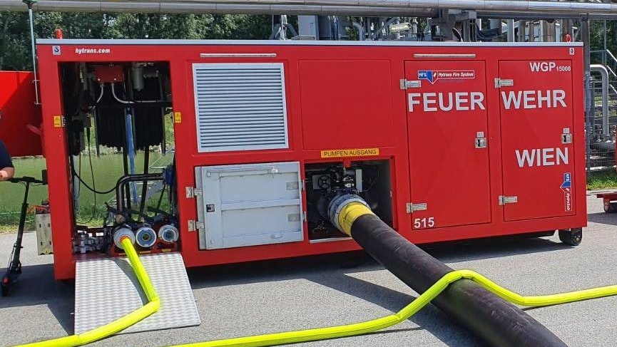 Heute.at - Blitz-Einsatz – Wien schickt Mega-Pumpe nach Tulln