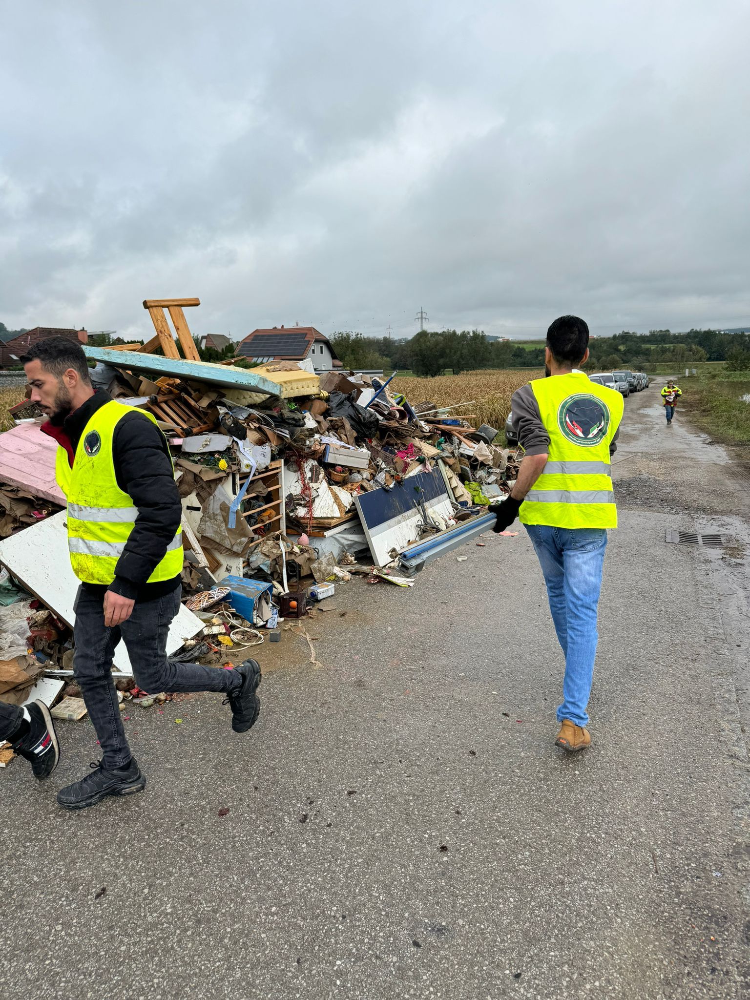 Nach Flut: Flüchtlinge aus Syrien halfen bei Aufräumarbeiten