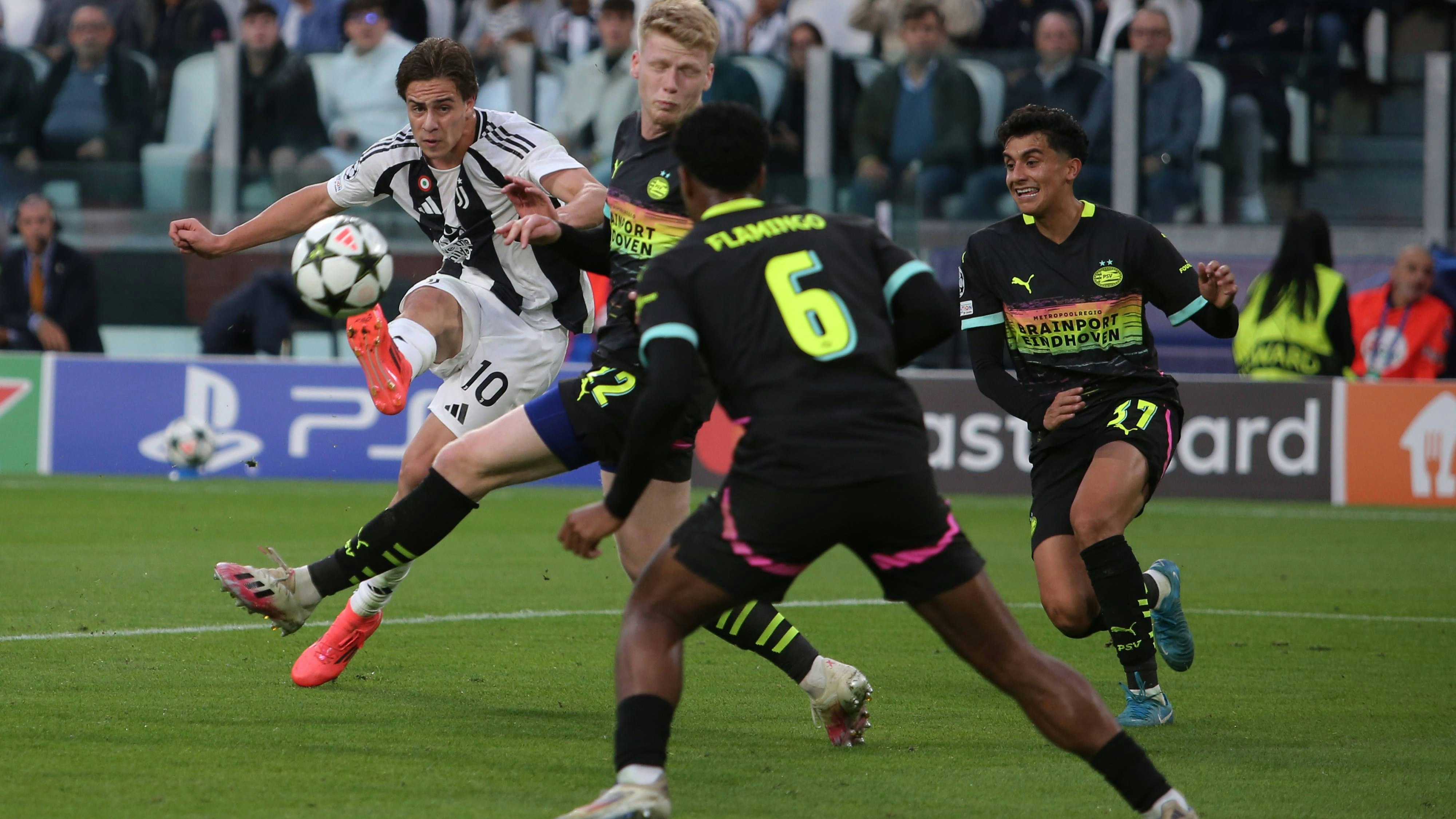 Juve lässt PSV zum Auftakt keine Chance.