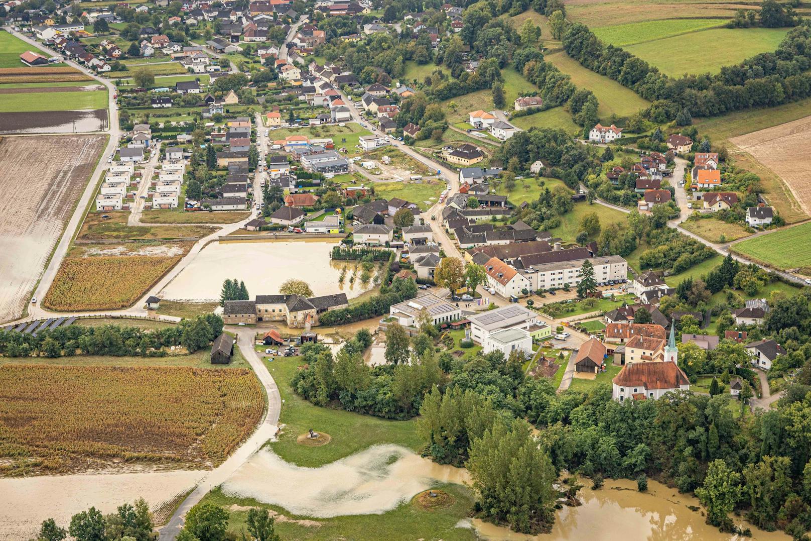 Luftaufnahmen am Dienstag zeigen das gesamte Ausmaß der Zerstörung in Kirchberg an der Pielach, Rabenstein, Hofstetten, Haunoldstein und Groß Sierning.