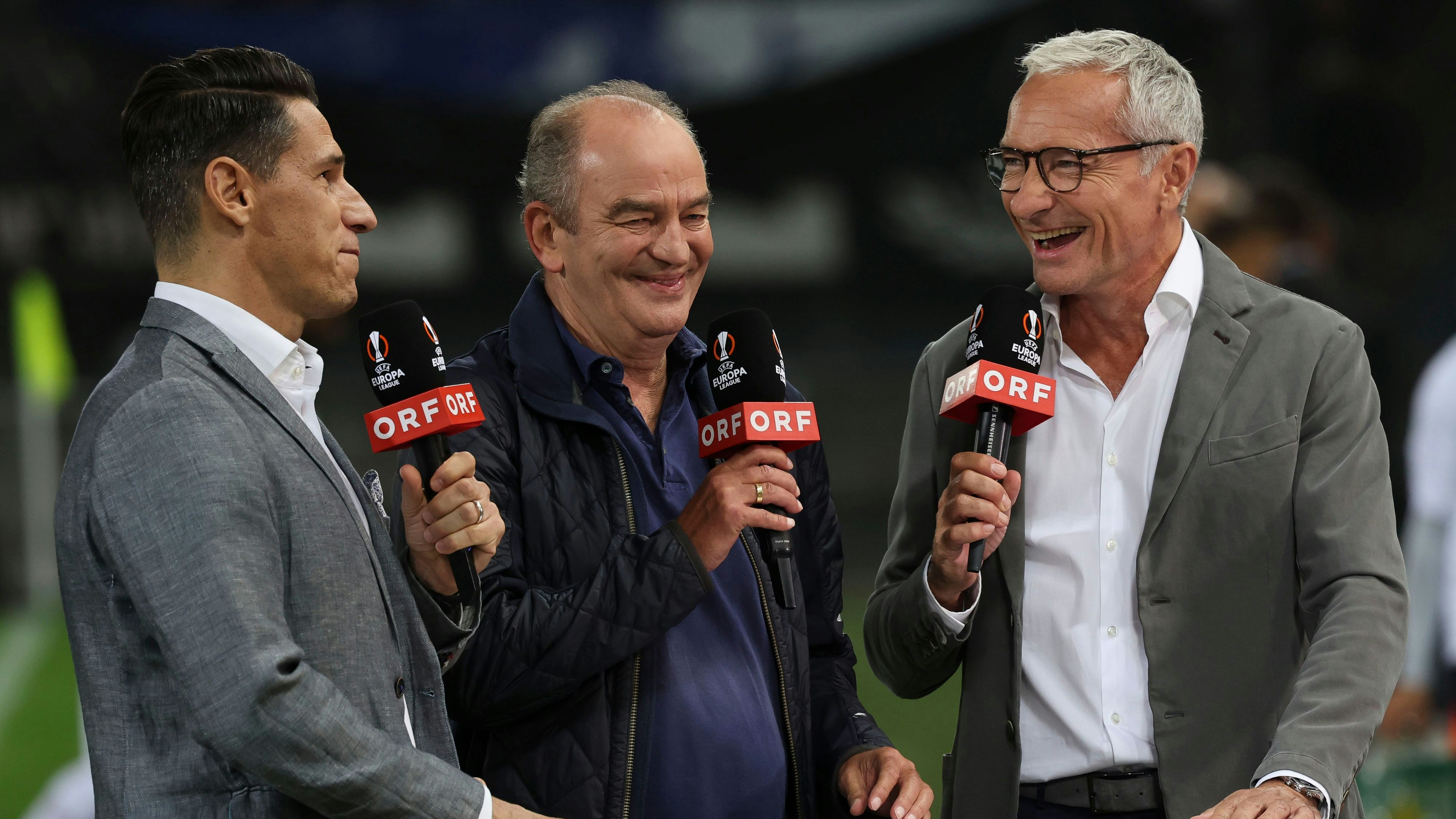 Die ORF-Experten Helge Payer und Herbert Prohaska mit Moderator Rainer Pariasek.